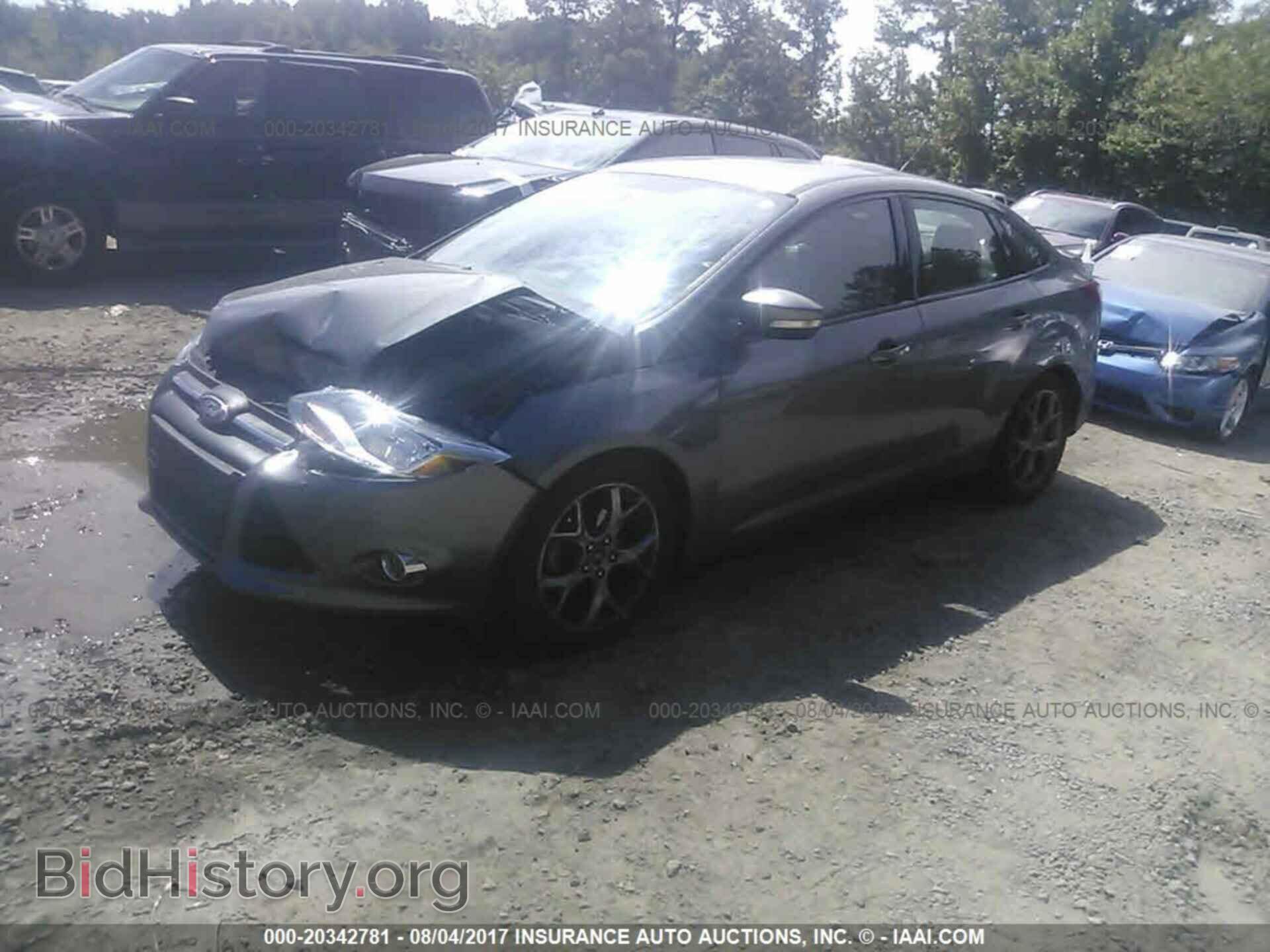 2014 Ford Focus - VIN: 1FADP3F29EL115666 - Photo 2