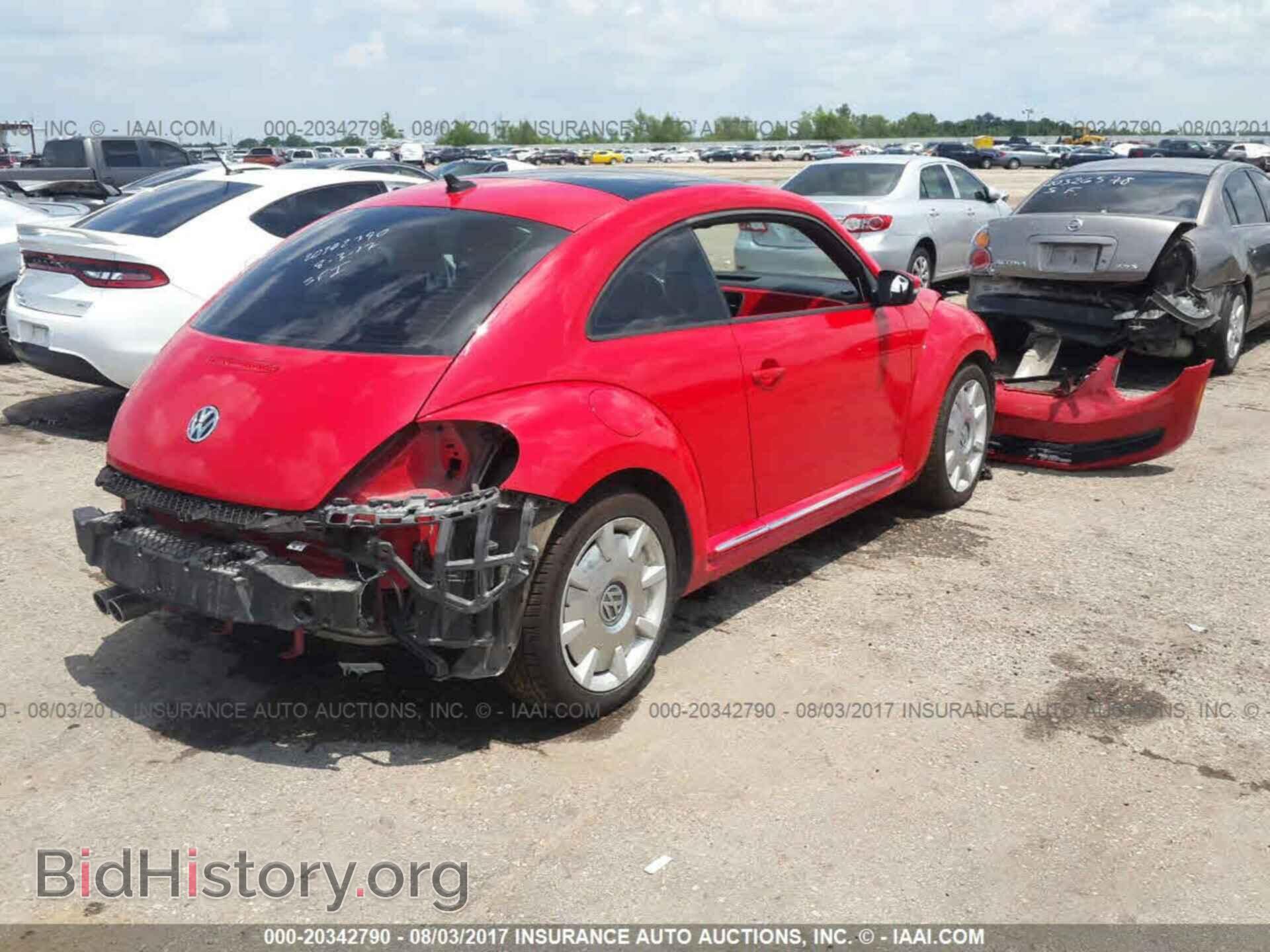2013 Volkswagen Beetle - VIN: 3VWHX7AT7DM666949 - Фото 4