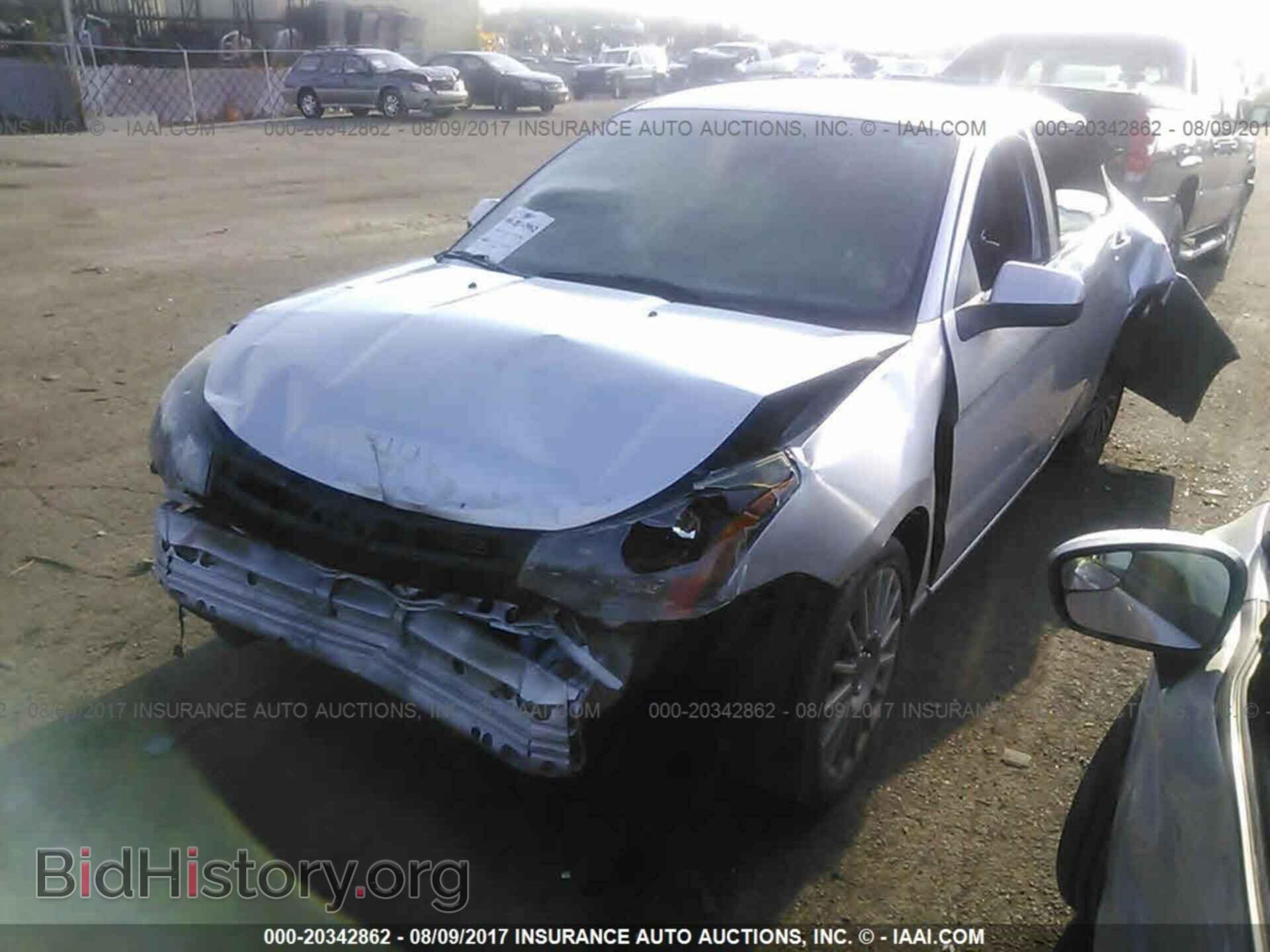 2011 Ford Focus - VIN: 1FAHP3GN4BW126093 - Photo 2