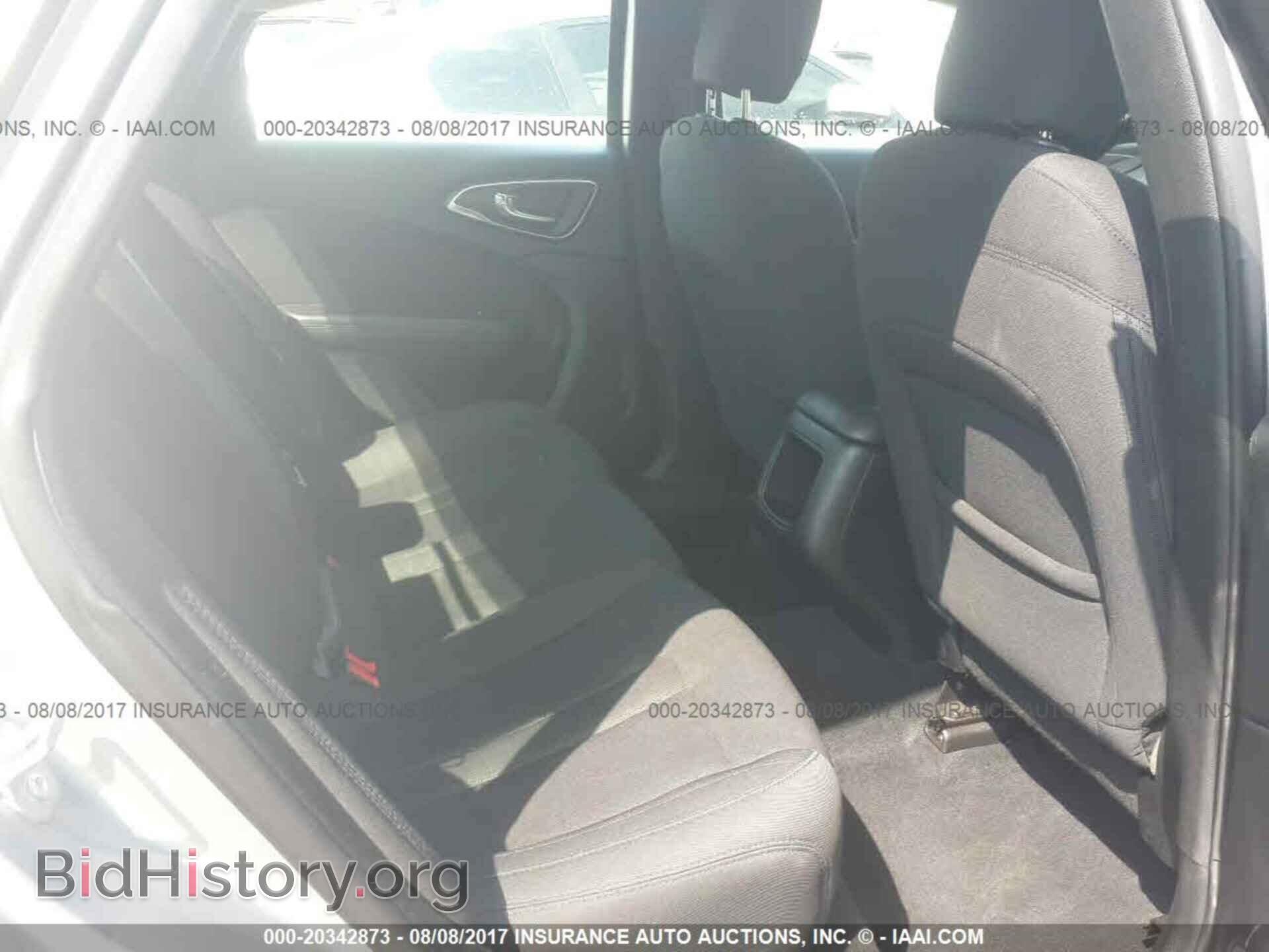 2015 Chrysler 200 - VIN: 1C3CCCAB0FN587094 - Photo 8