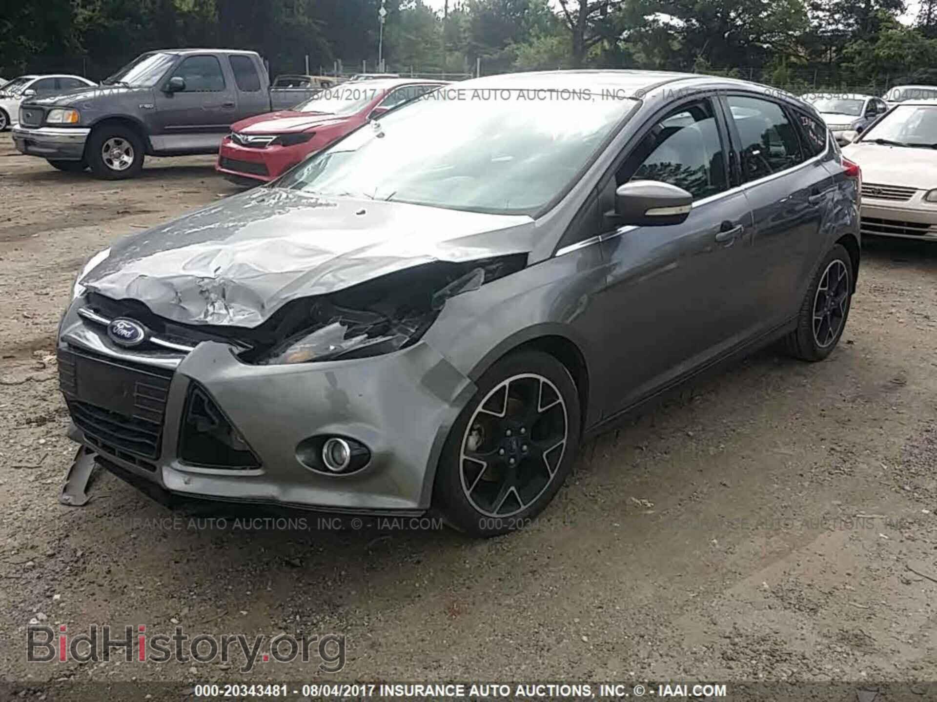 2012 Ford Focus - VIN: 1FAHP3N28CL443614 - Photo 2