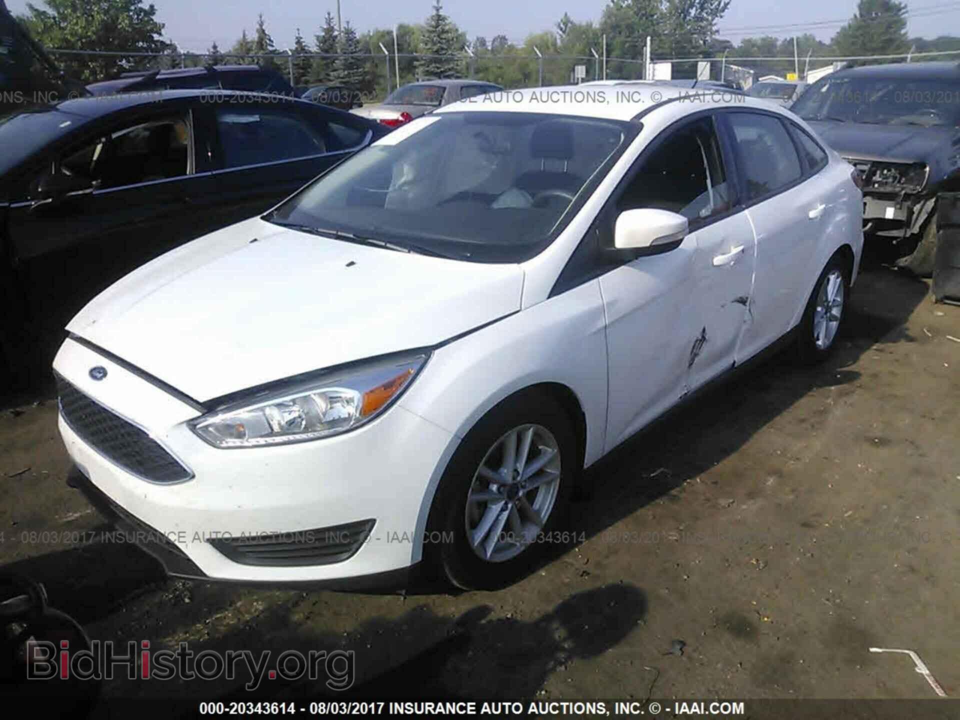 2016 Ford Focus - VIN: 1FADP3F21GL398227 - Photo 2