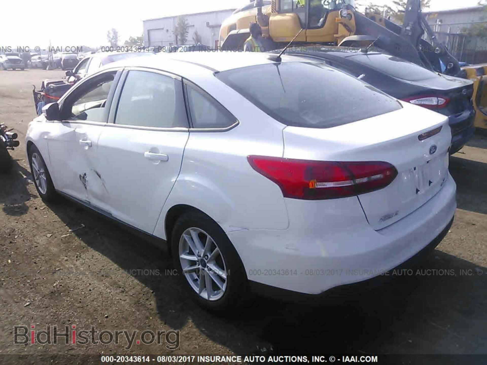 2016 Ford Focus - VIN: 1FADP3F21GL398227 - Photo 3