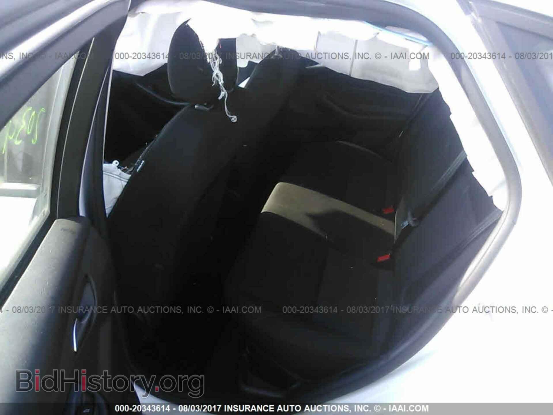 2016 Ford Focus - VIN: 1FADP3F21GL398227 - Photo 8
