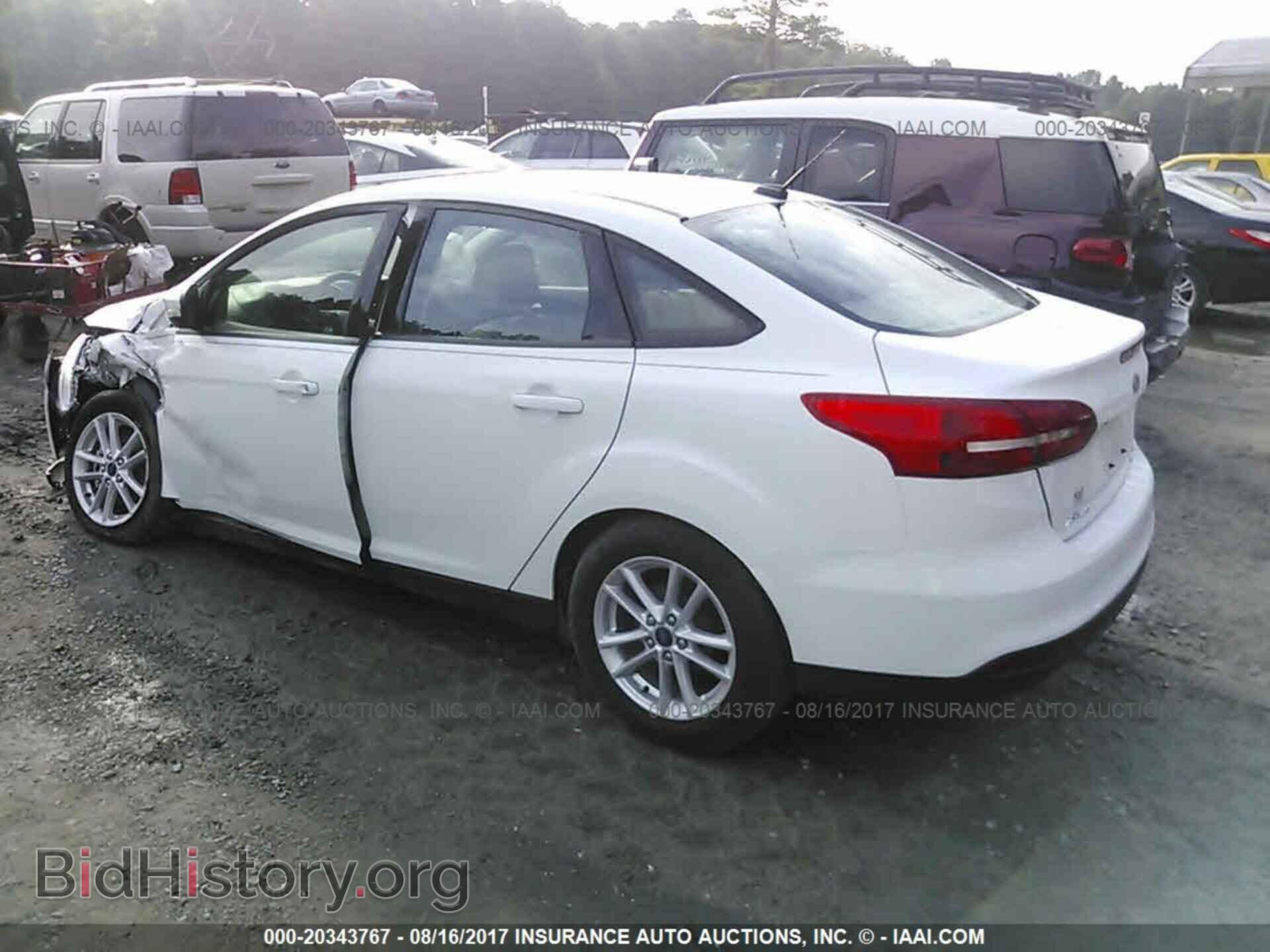 2016 Ford Focus - VIN: 1FADP3F24GL406692 - Photo 3