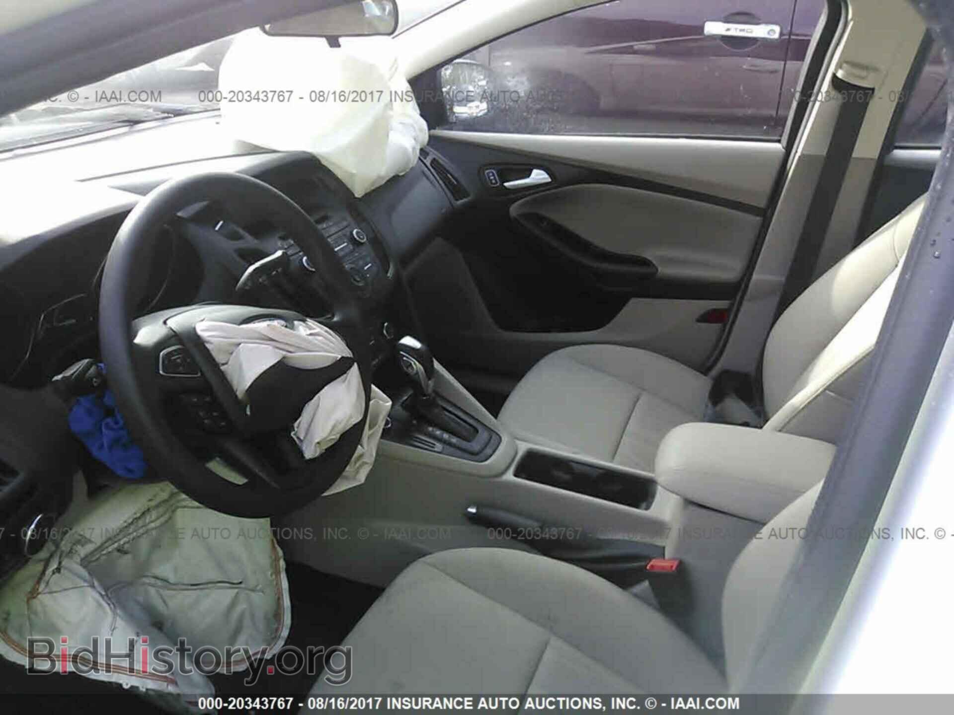 2016 Ford Focus - VIN: 1FADP3F24GL406692 - Photo 5