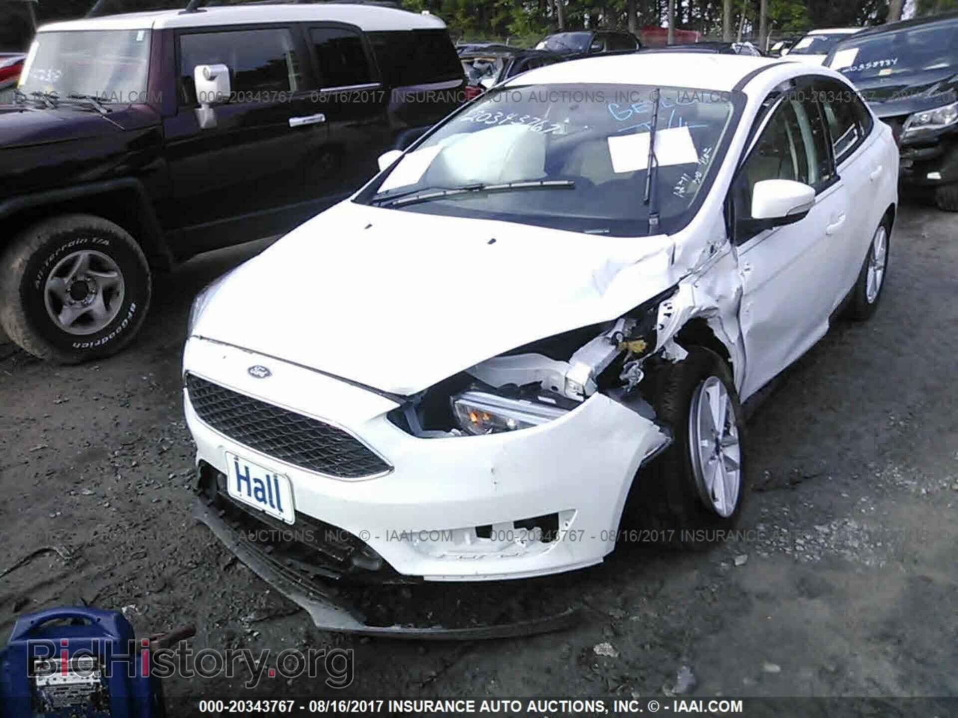 2016 Ford Focus - VIN: 1FADP3F24GL406692 - Photo 6