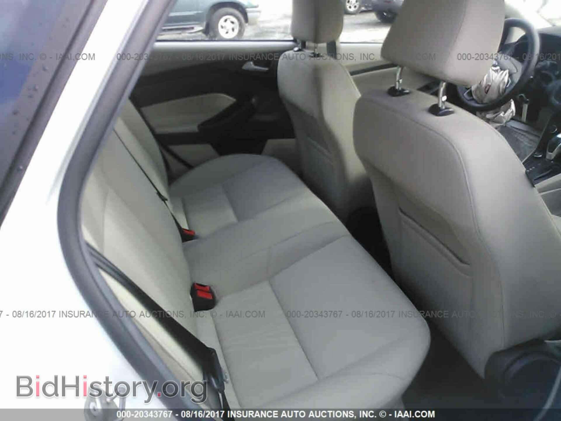 2016 Ford Focus - VIN: 1FADP3F24GL406692 - Photo 8