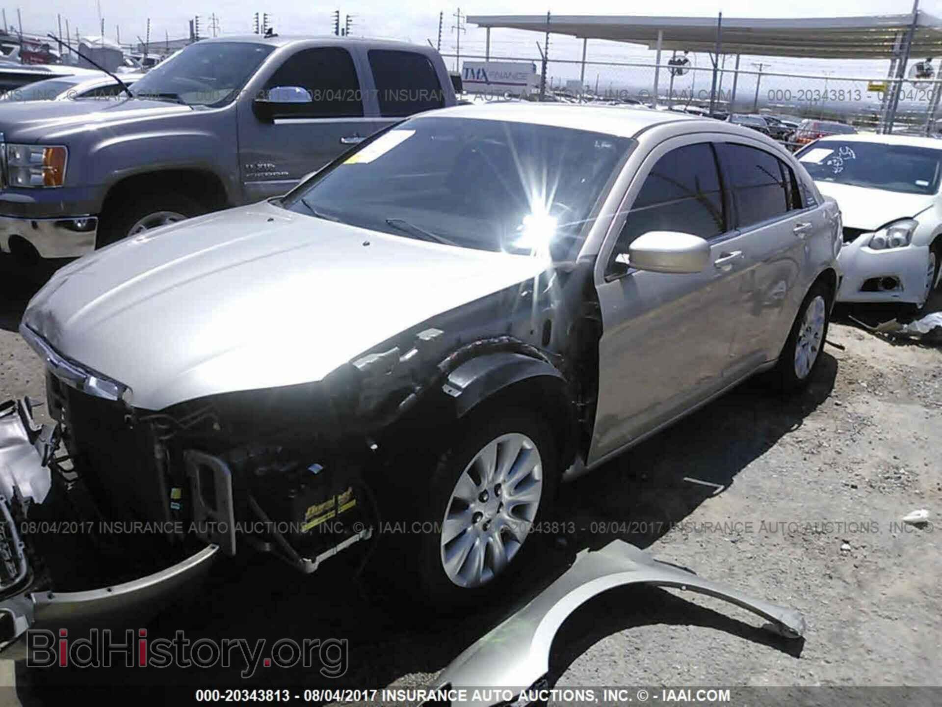 2013 Chrysler 200 - VIN: 1C3CCBAB9DN722984 - Фото 2