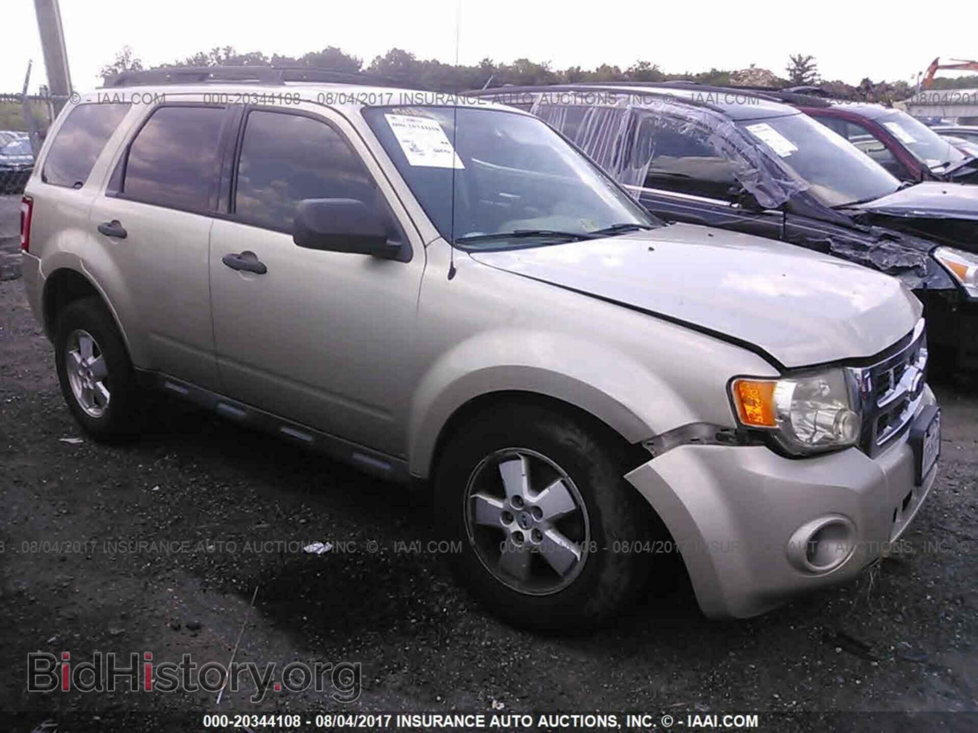 Photo 1FMCU9C79BKB19893 - Ford Escape 2011