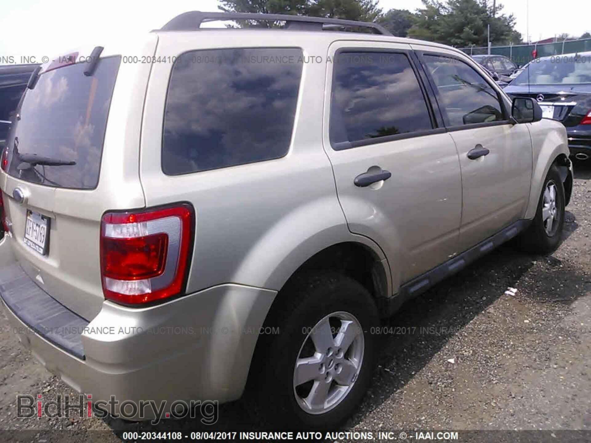 2011 Ford Escape - VIN: 1FMCU9C79BKB19893 - Photo 4
