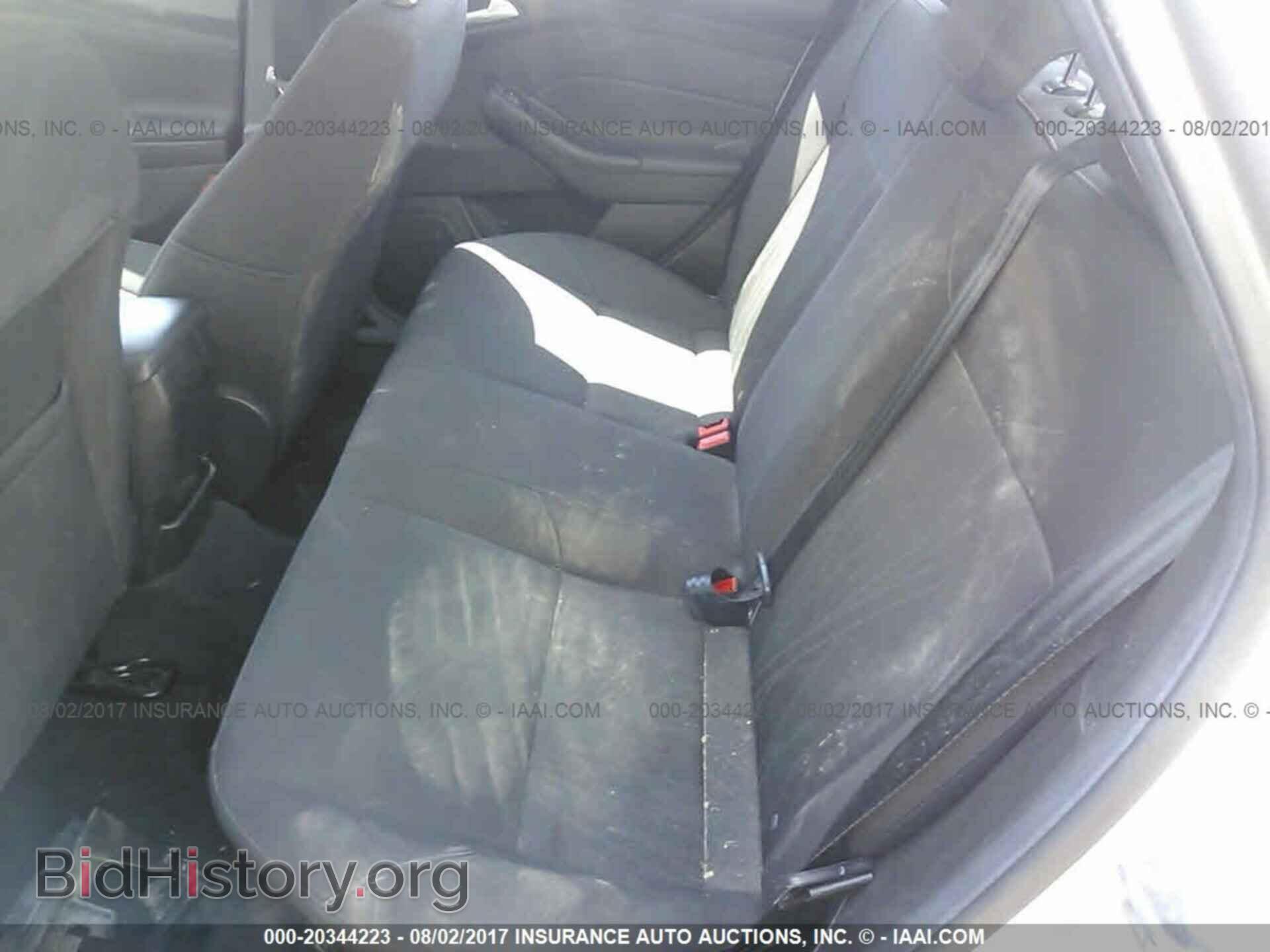 2016 Ford Focus - VIN: 1FADP3F24GL240156 - Photo 8