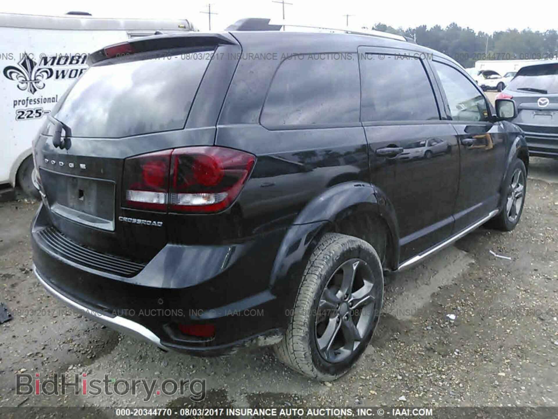 2015 Dodge Journey - VIN: 3C4PDCGB9FT687194 - Photo 4