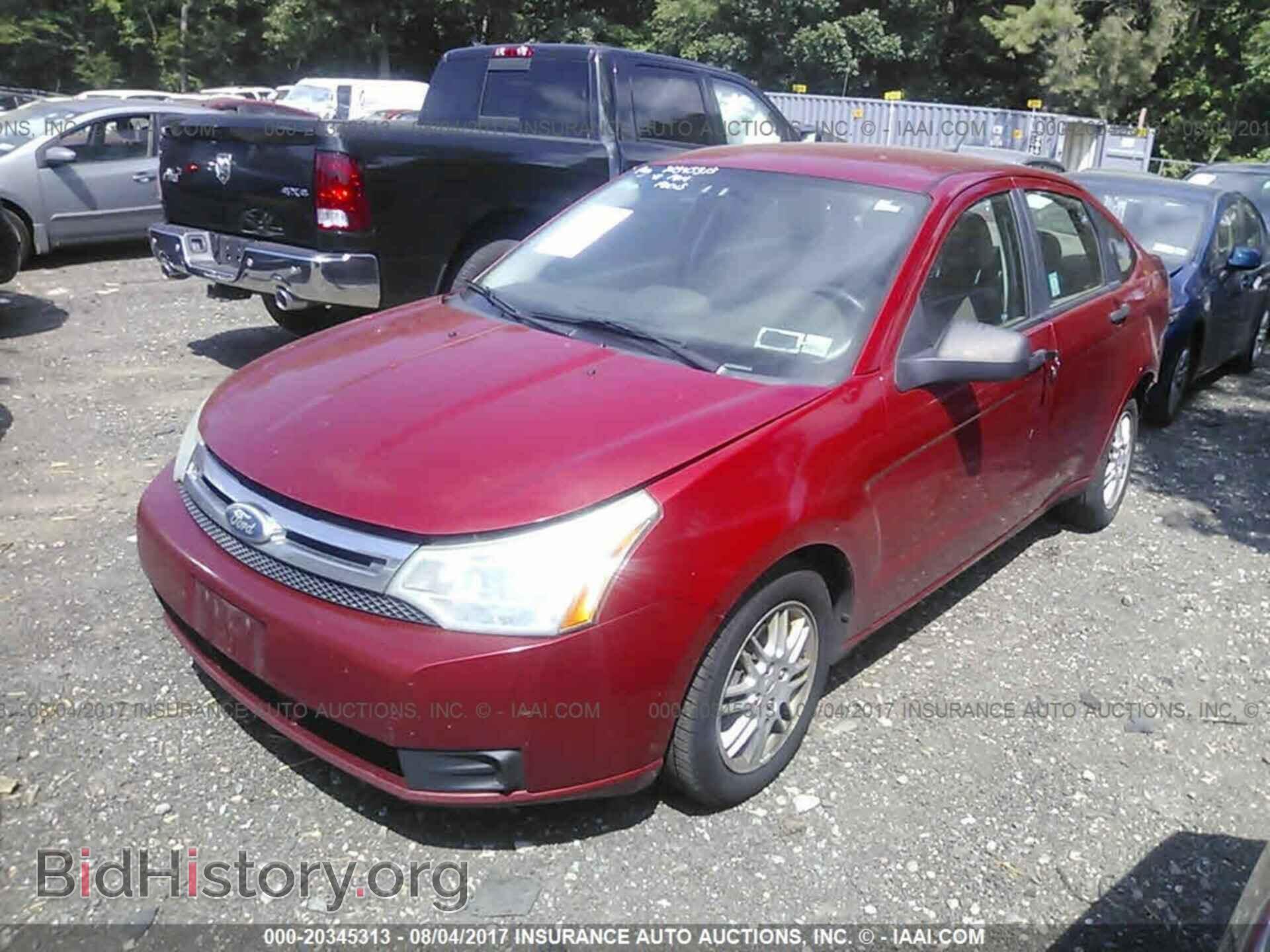 2011 Ford Focus - VIN: 1FAHP3FN9BW192477 - Фото 2