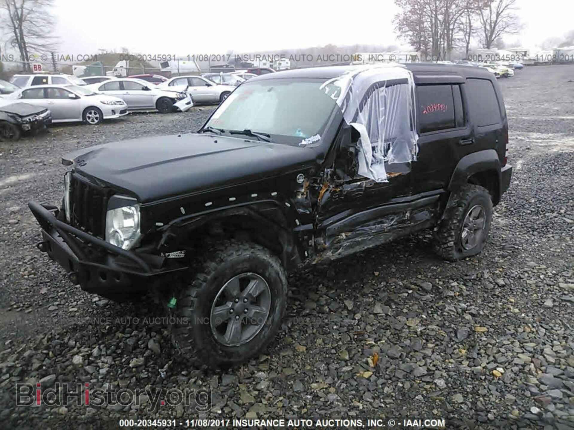 2011 Jeep Liberty - VIN: 1J4PN2GK1BW570165 - Фото 2