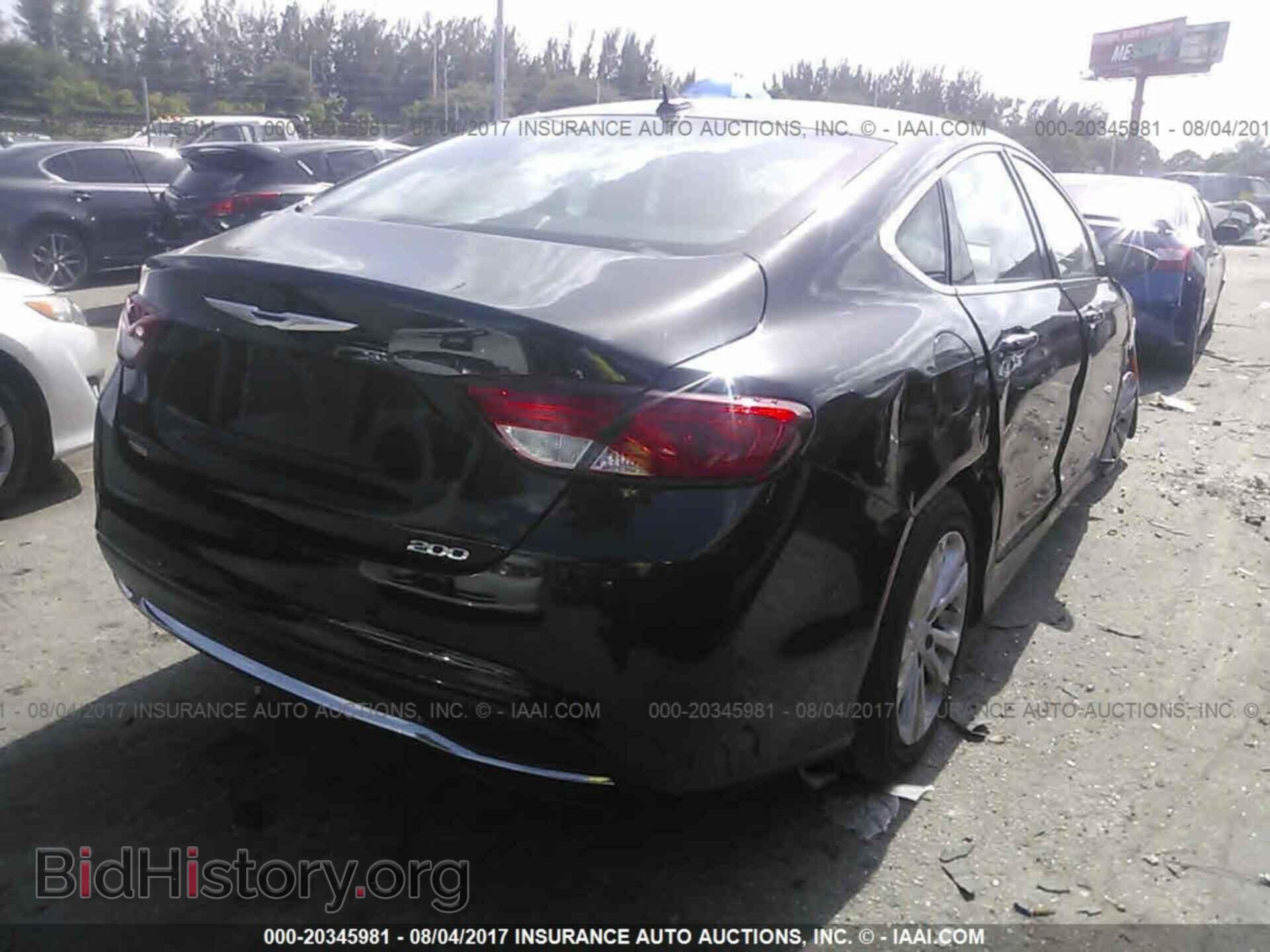 2015 Chrysler 200 - VIN: 1C3CCCAB1FN649389 - Photo 4