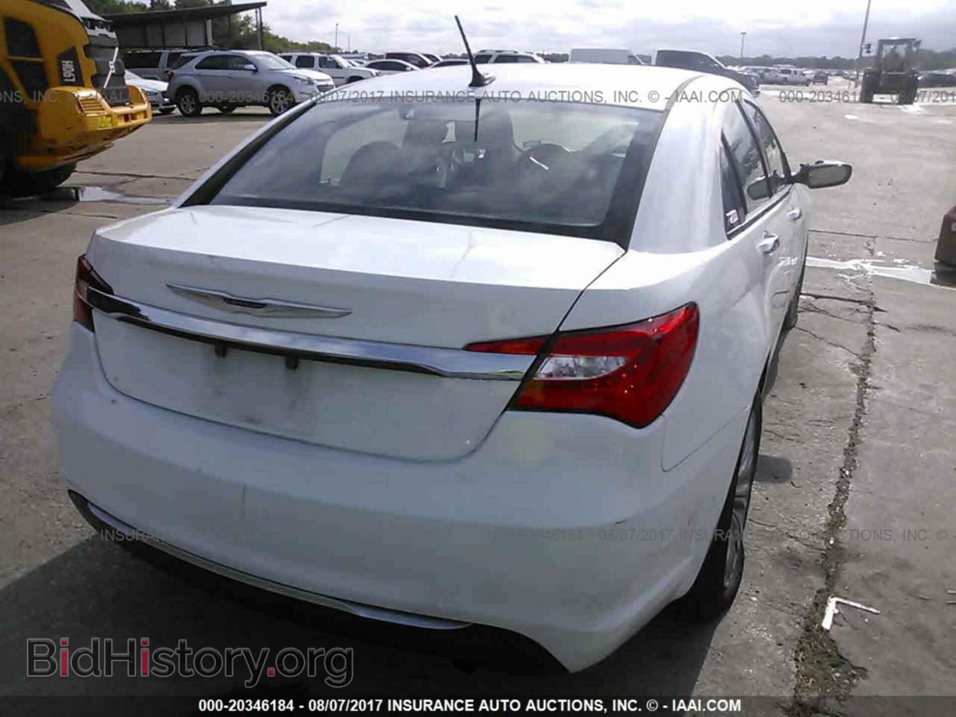 2012 Chrysler 200 - VIN: 1C3CCBCB5CN137802 - Photo 4