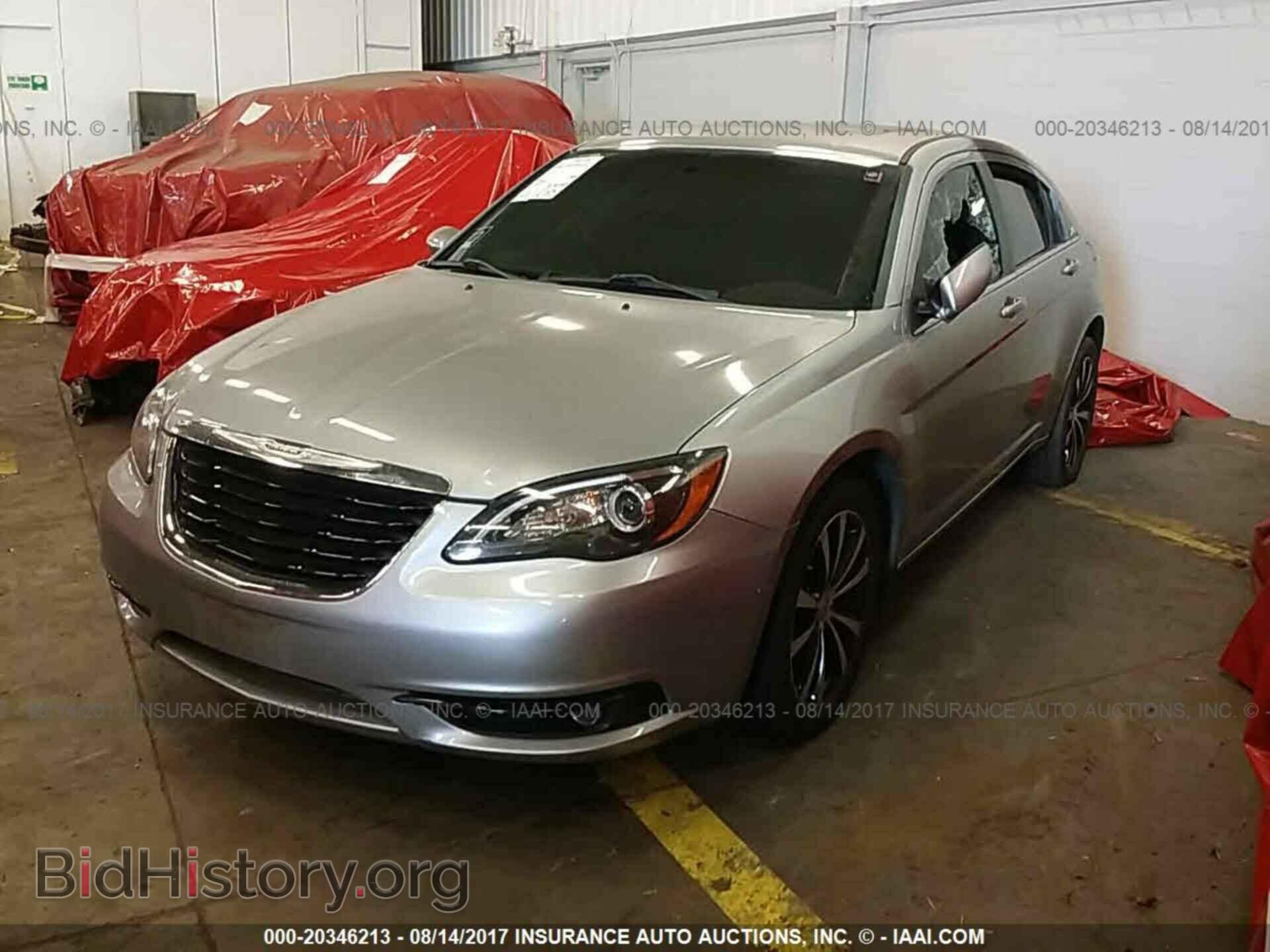 2013 Chrysler 200 - VIN: 1C3CCBCG7DN738755 - Фото 2