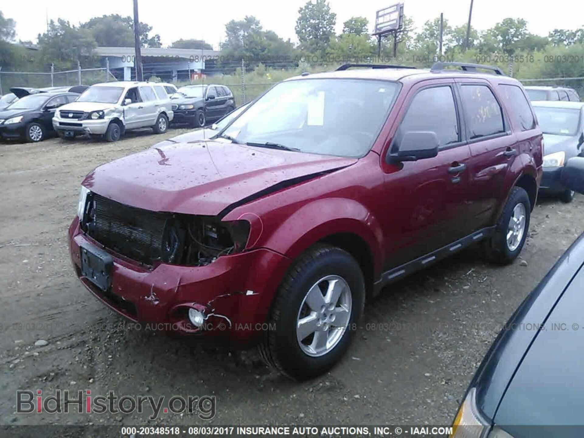 2011 Ford Escape - VIN: 1FMCU0DG1BKB73893 - Photo 2