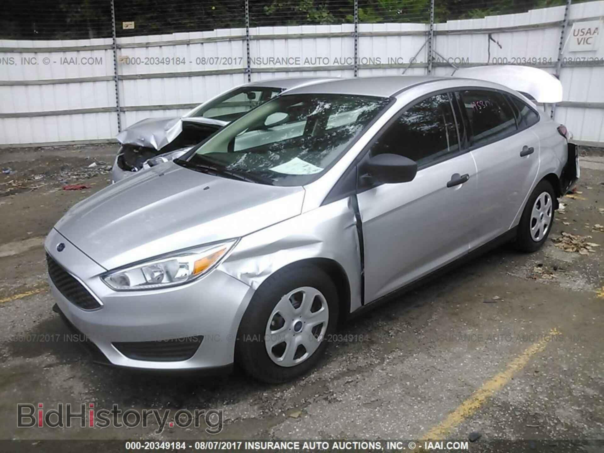 2017 Ford Focus - VIN: 1FADP3E20HL222403 - Photo 2