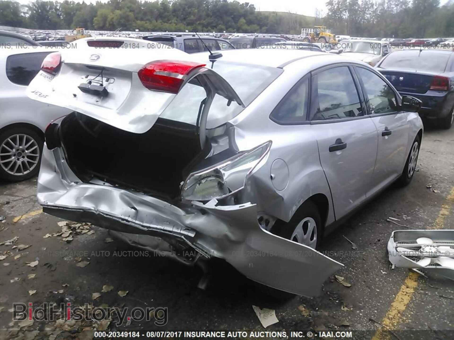 2017 Ford Focus - VIN: 1FADP3E20HL222403 - Photo 4