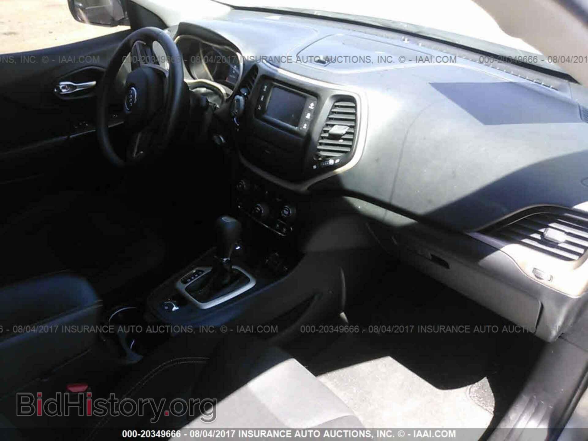 2015 Jeep Cherokee - VIN: 1C4PJMCB9FW772020 - Photo 5