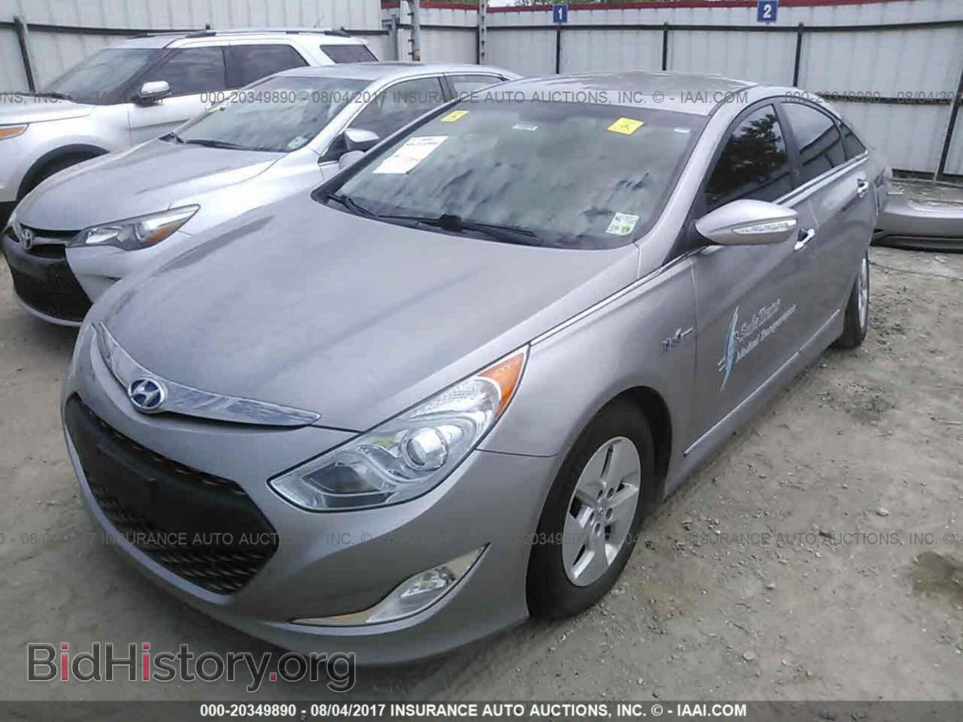 2012 Hyundai Sonata - VIN: KMHEC4A47CA022187 - Photo 2