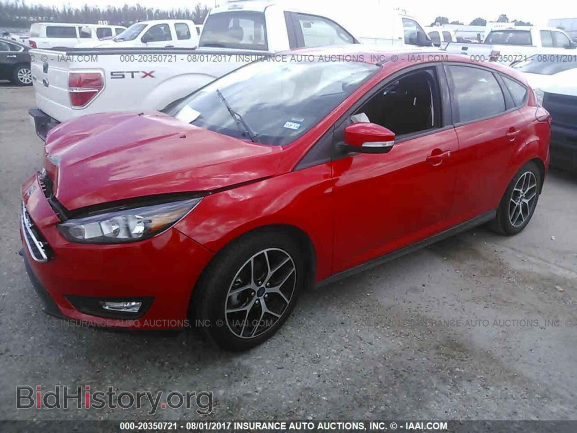 2017 Ford Focus - VIN: 1FADP3M2XHL264532 - Photo 2