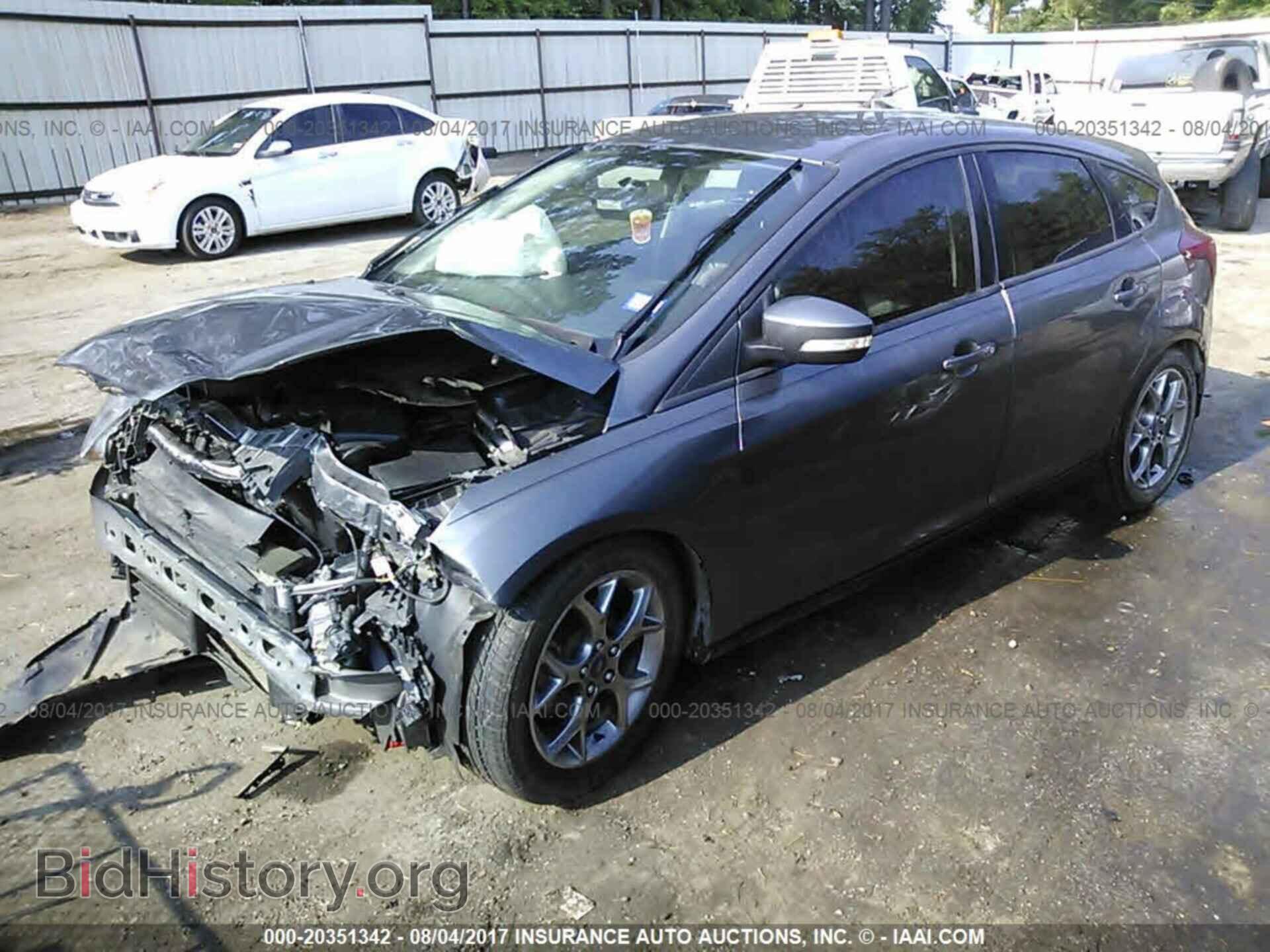2014 Ford Focus - VIN: 1FADP3K23EL398572 - Фото 2
