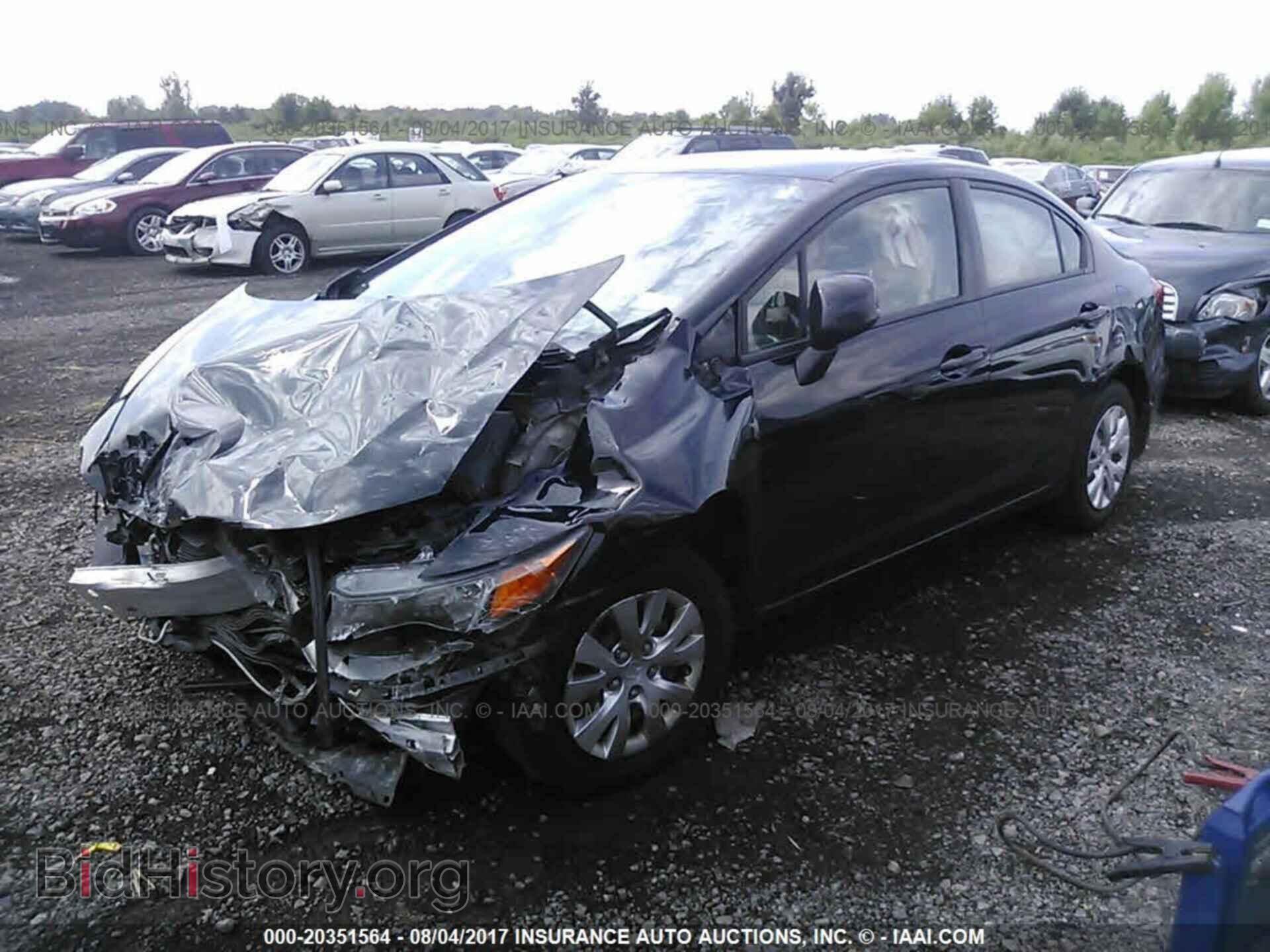 2012 Honda Civic - VIN: 2HGFB2F52CH516834 - Photo 2