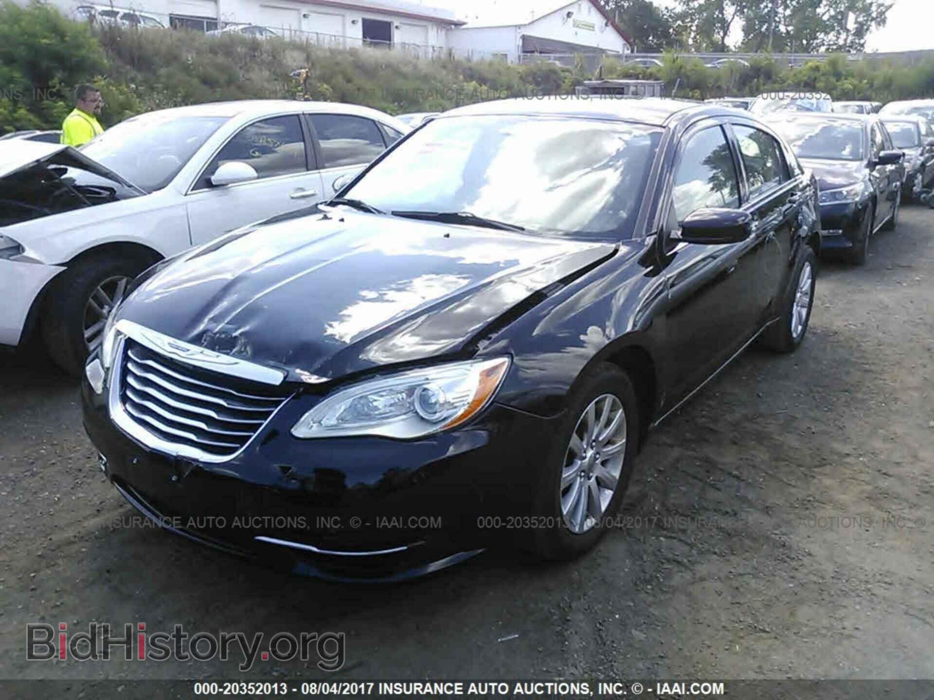2012 Chrysler 200 - VIN: 1C3CCBBB6CN331157 - Фото 2