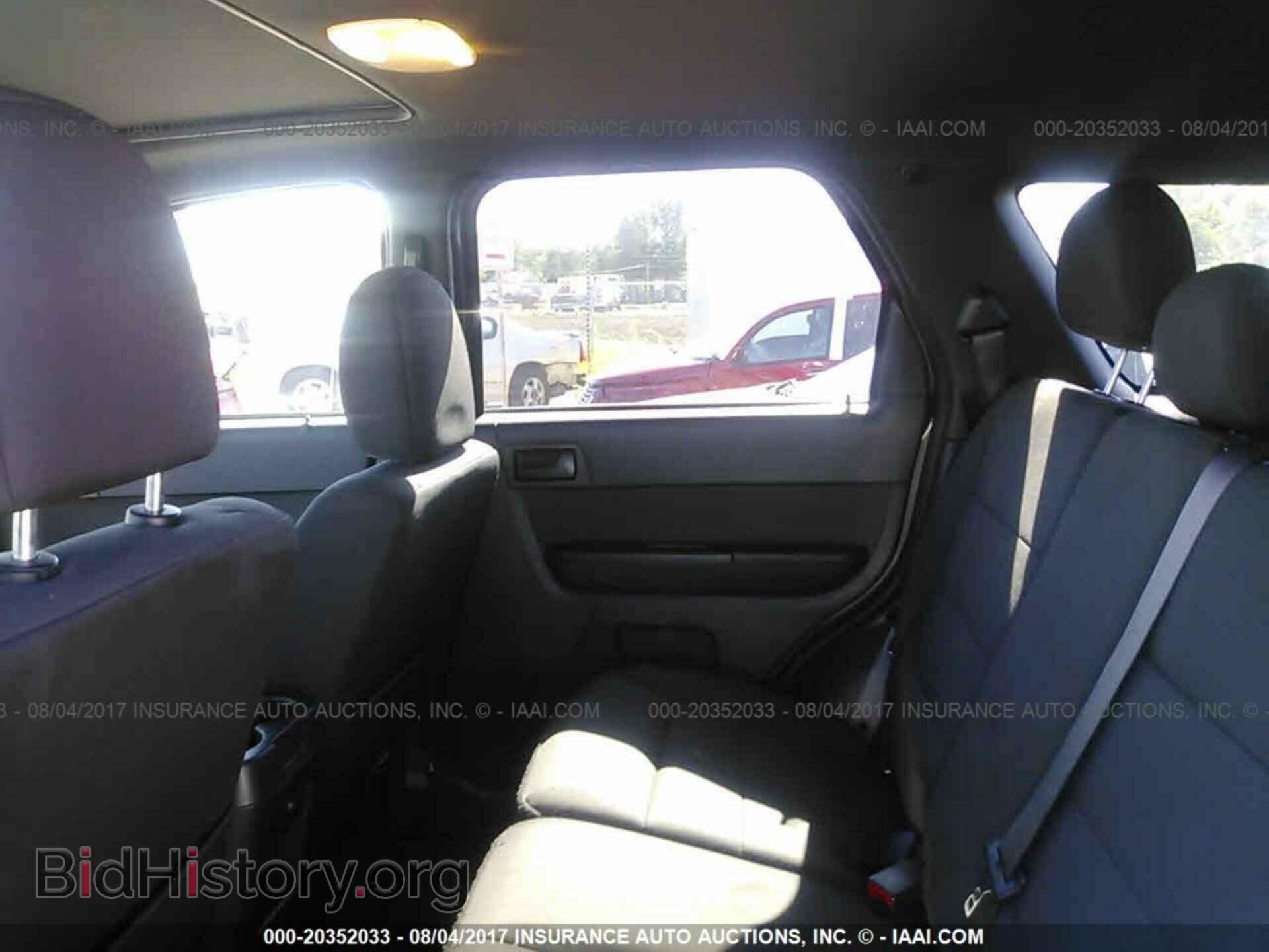 2012 Ford Escape - VIN: 1FMCU9DG5CKC24091 - Photo 8