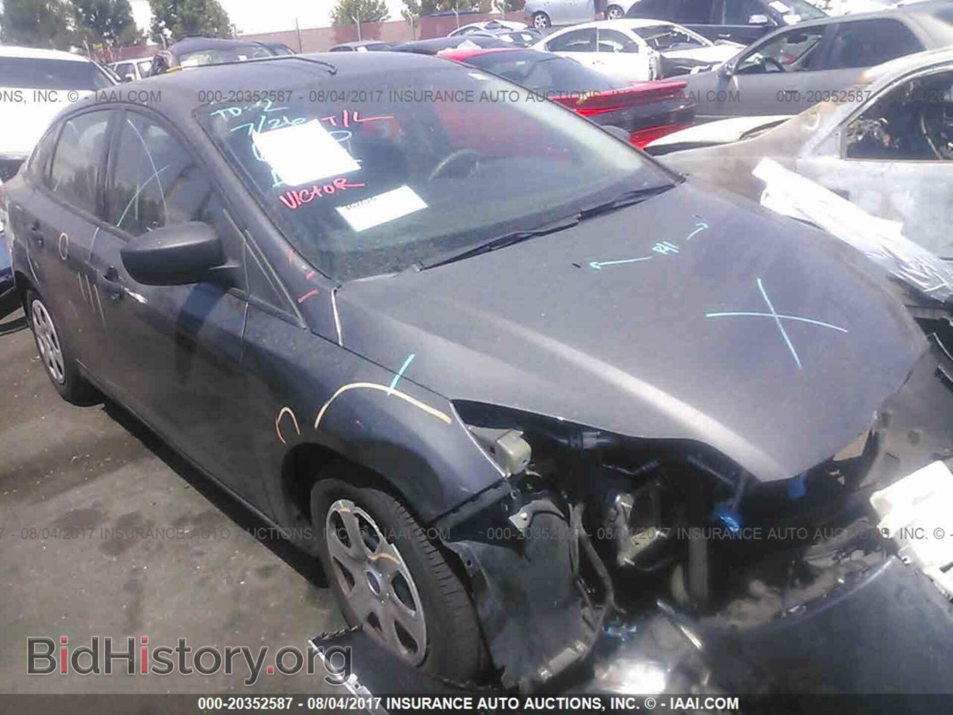 Photo 1FAHP3E26CL302251 - Ford Focus 2012
