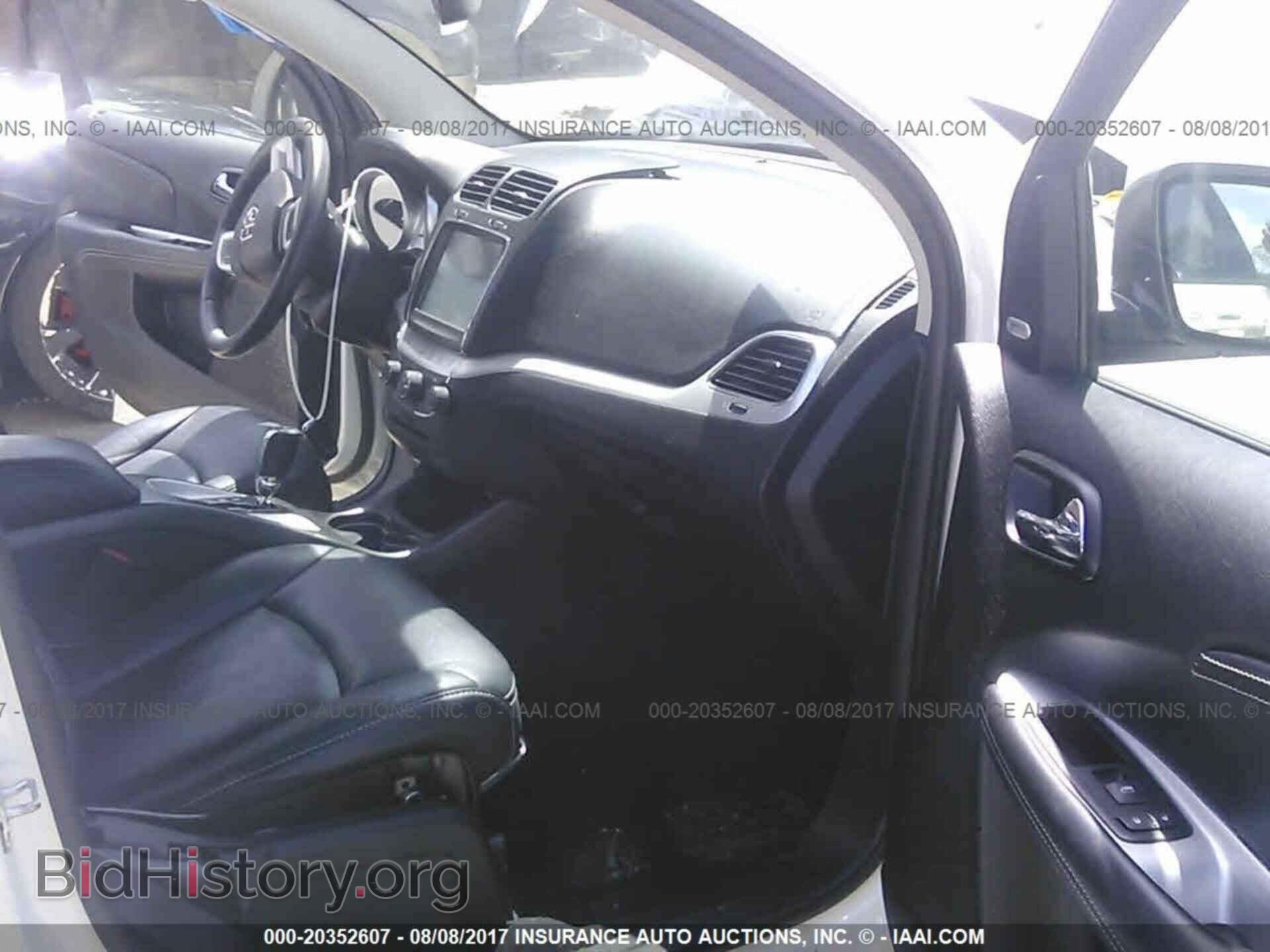 2014 Dodge Journey - VIN: 3C4PDCBG2ET256522 - Photo 5
