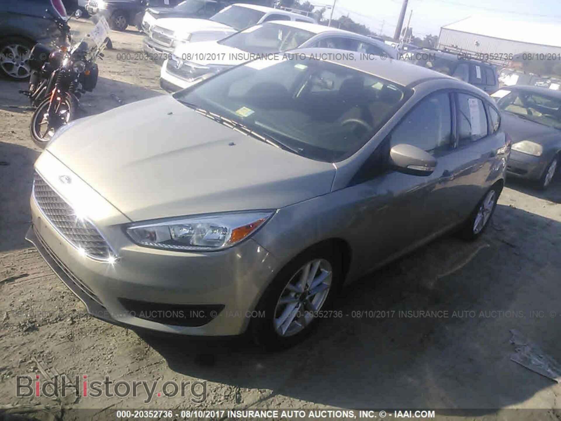 2016 Ford Focus - VIN: 1FADP3K21GL242307 - Photo 2