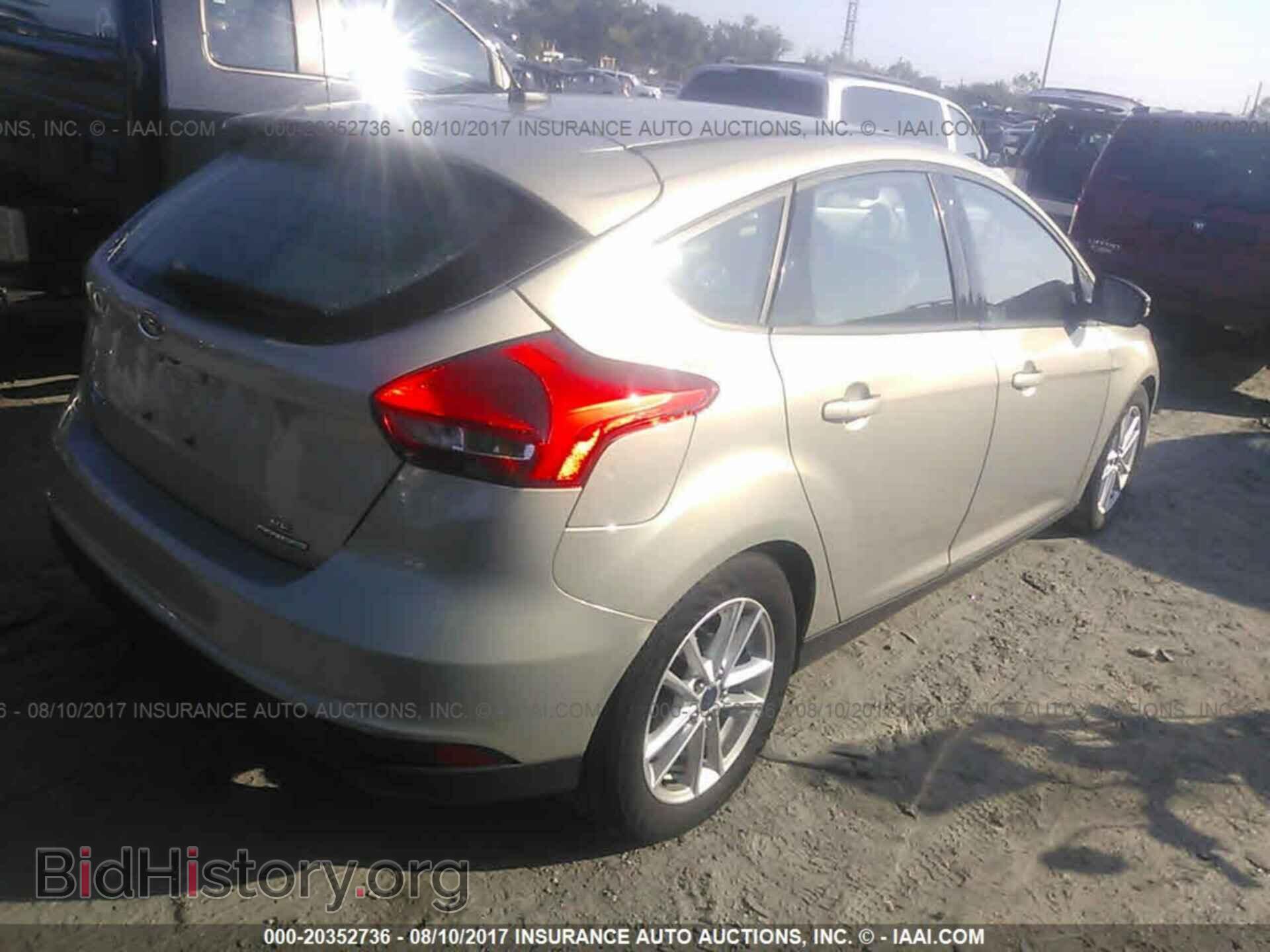 2016 Ford Focus - VIN: 1FADP3K21GL242307 - Photo 4