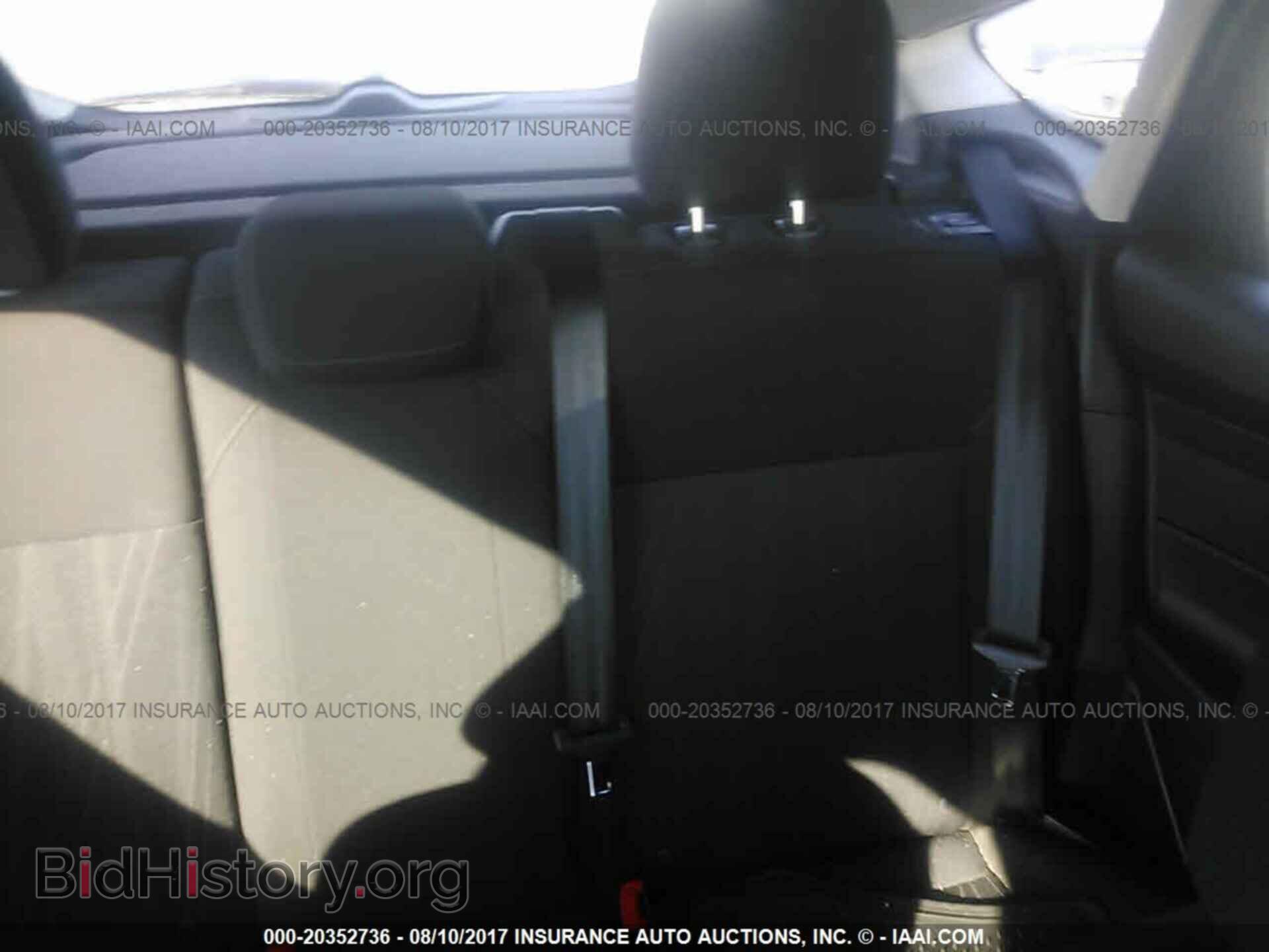 2016 Ford Focus - VIN: 1FADP3K21GL242307 - Photo 8