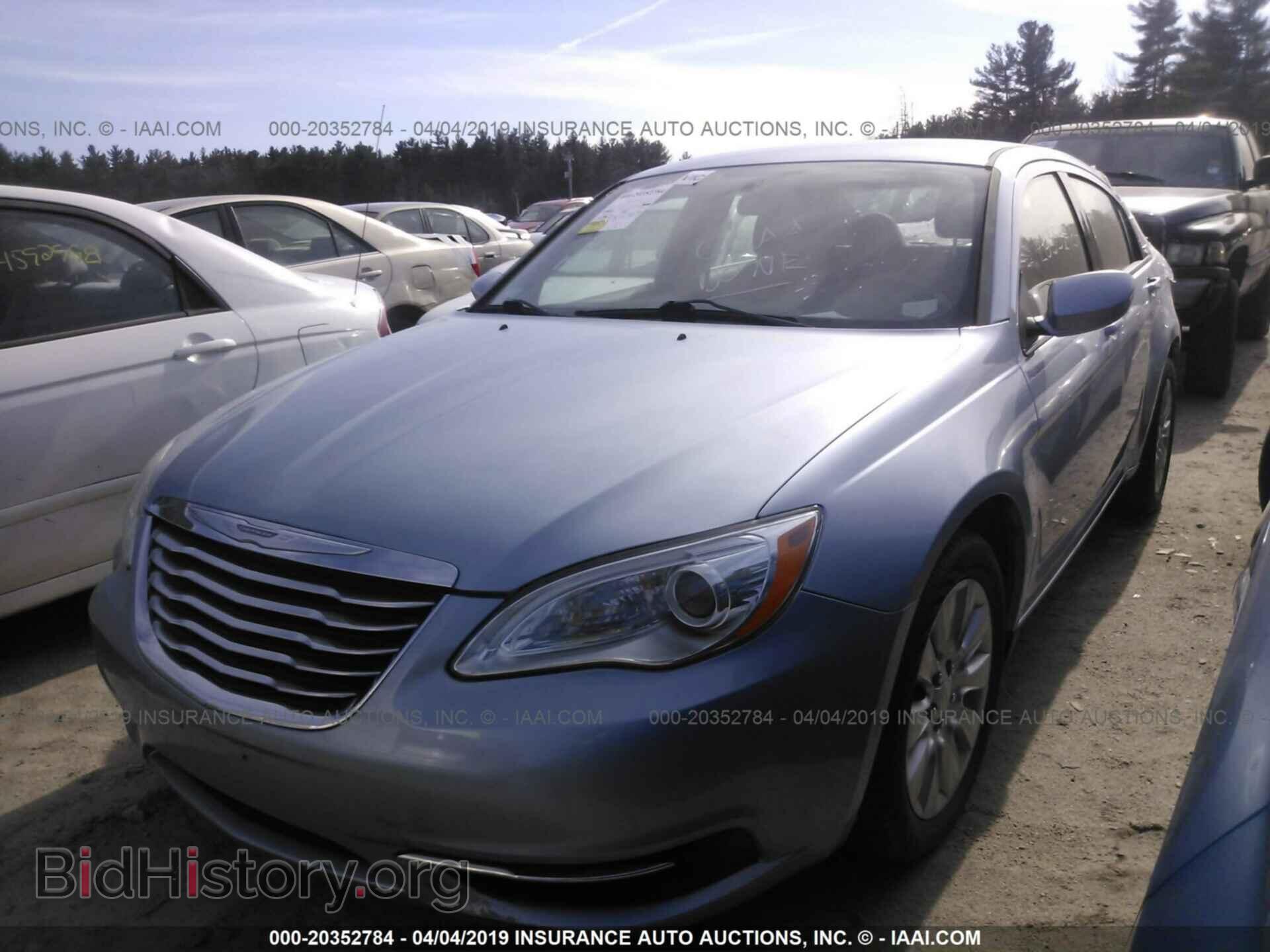2013 CHRYSLER 200 - VIN: 1C3CCBAB0DN761933 - Фото 2