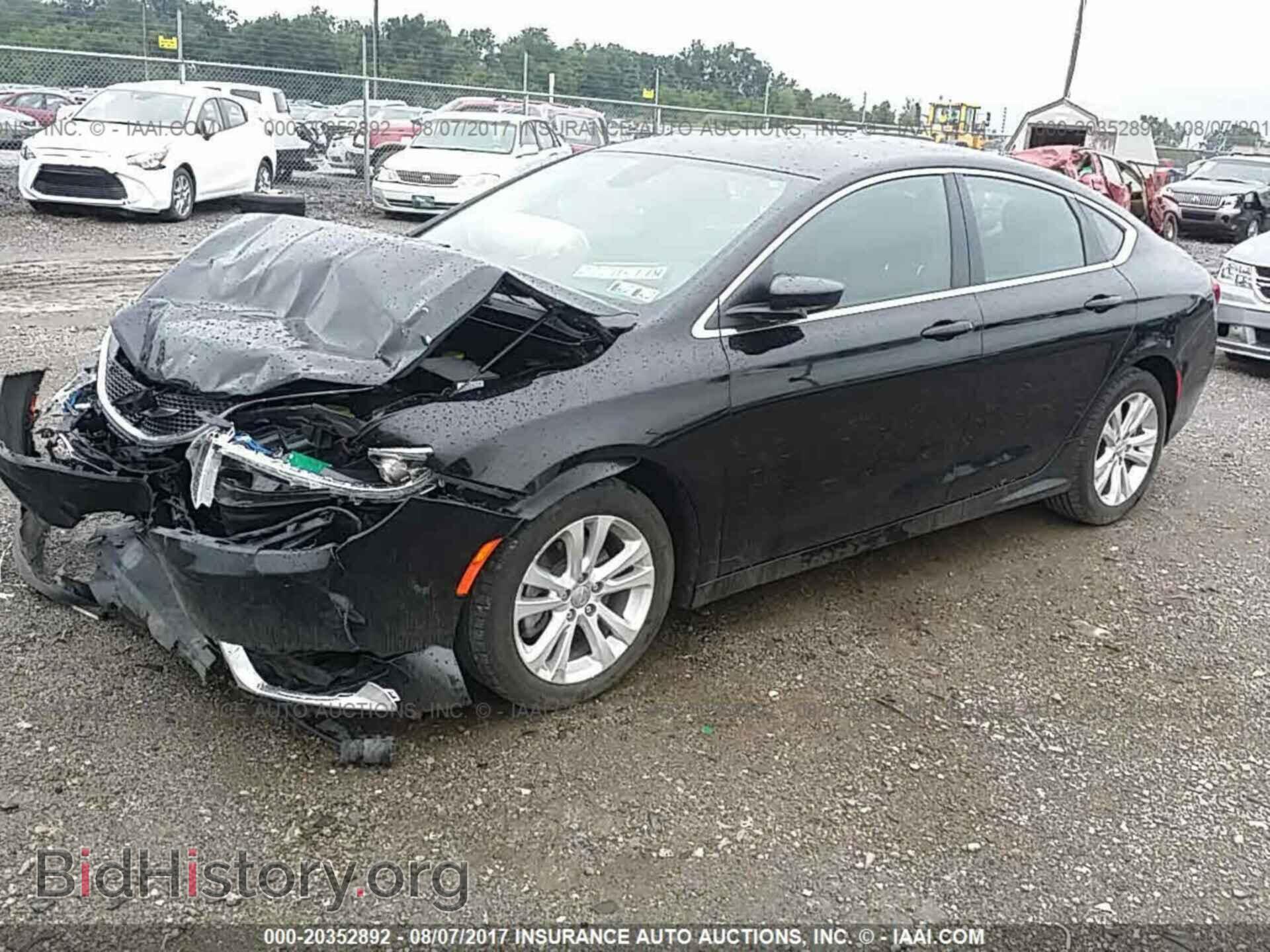 2015 Chrysler 200 - VIN: 1C3CCCAB3FN757822 - Photo 2