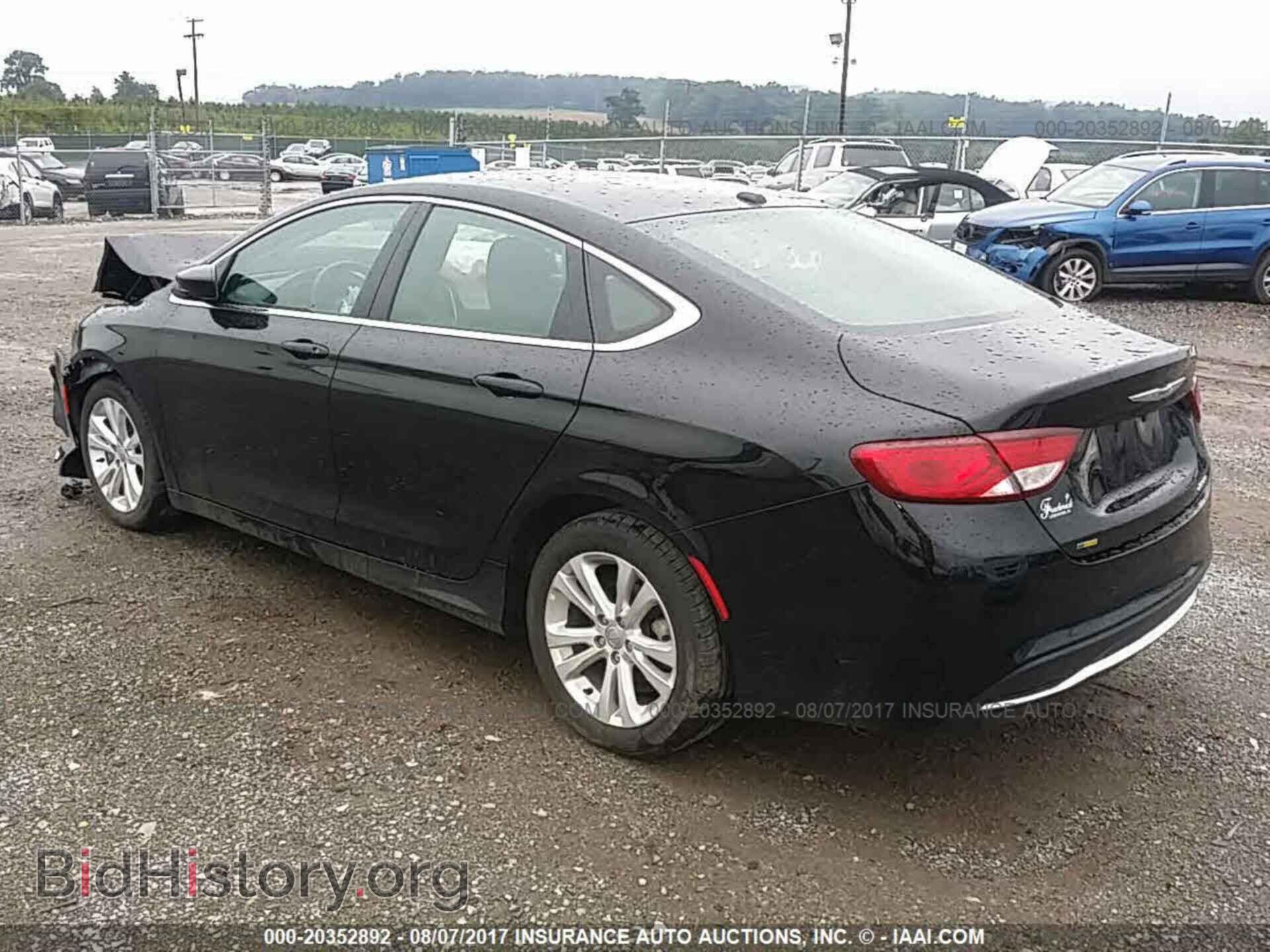 2015 Chrysler 200 - VIN: 1C3CCCAB3FN757822 - Photo 3