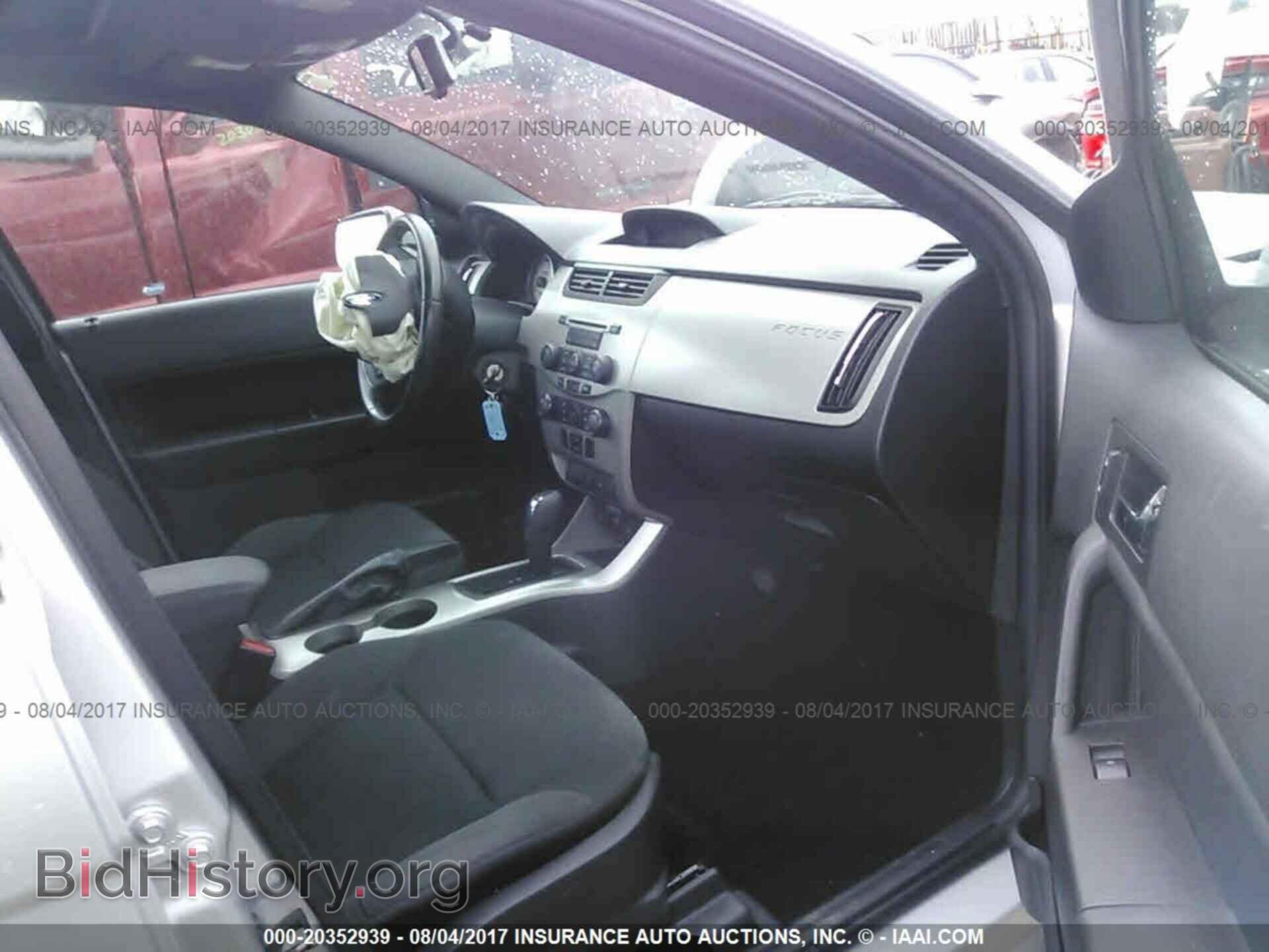 2011 Ford Focus - VIN: 1FAHP3GN2BW196126 - Фото 5