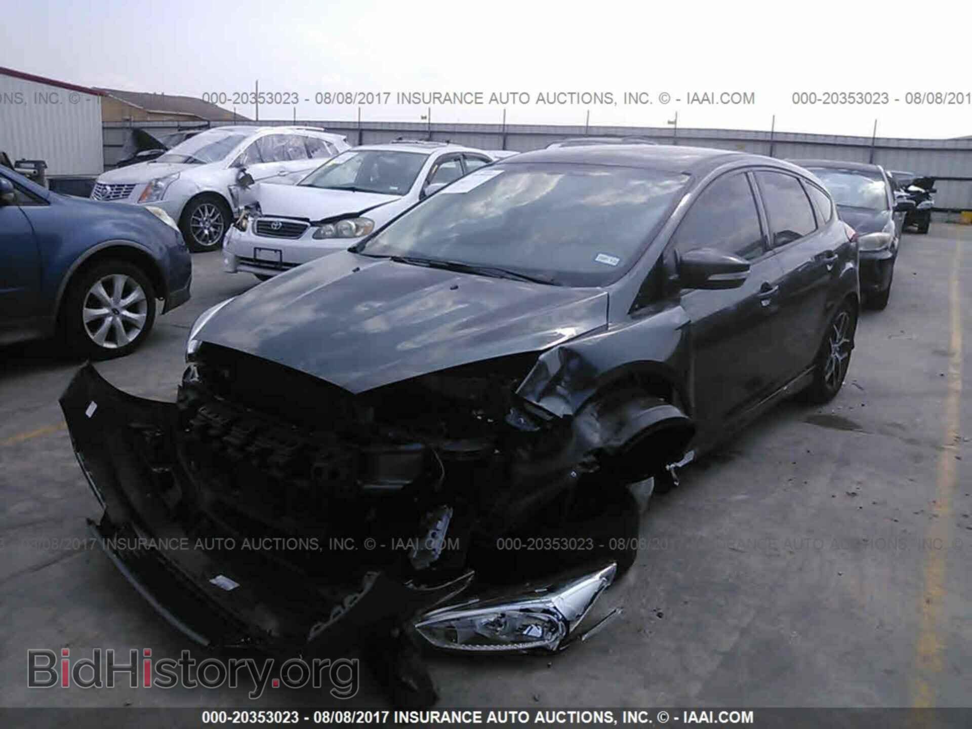 2016 Ford Focus - VIN: 1FADP3K29GL383352 - Фото 2