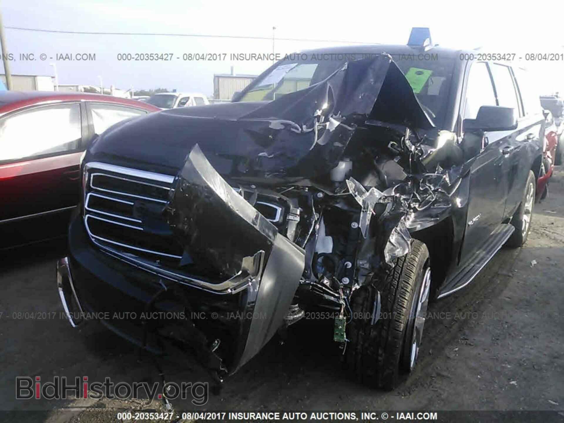 2017 Gmc Yukon - VIN: 1GKS1AKC4HR214715 - Фото 2