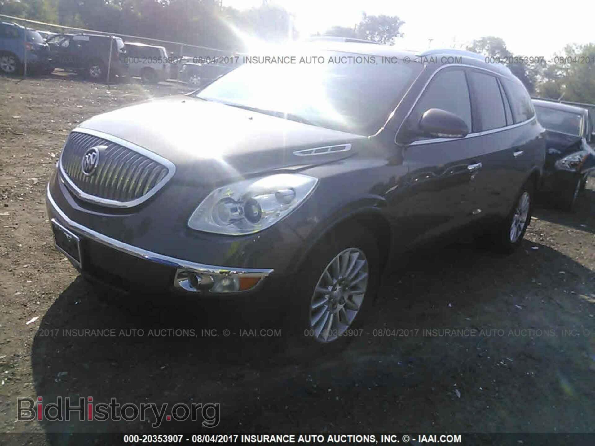 2012 Buick Enclave - VIN: 5GAKVCED6CJ261060 - Photo 2