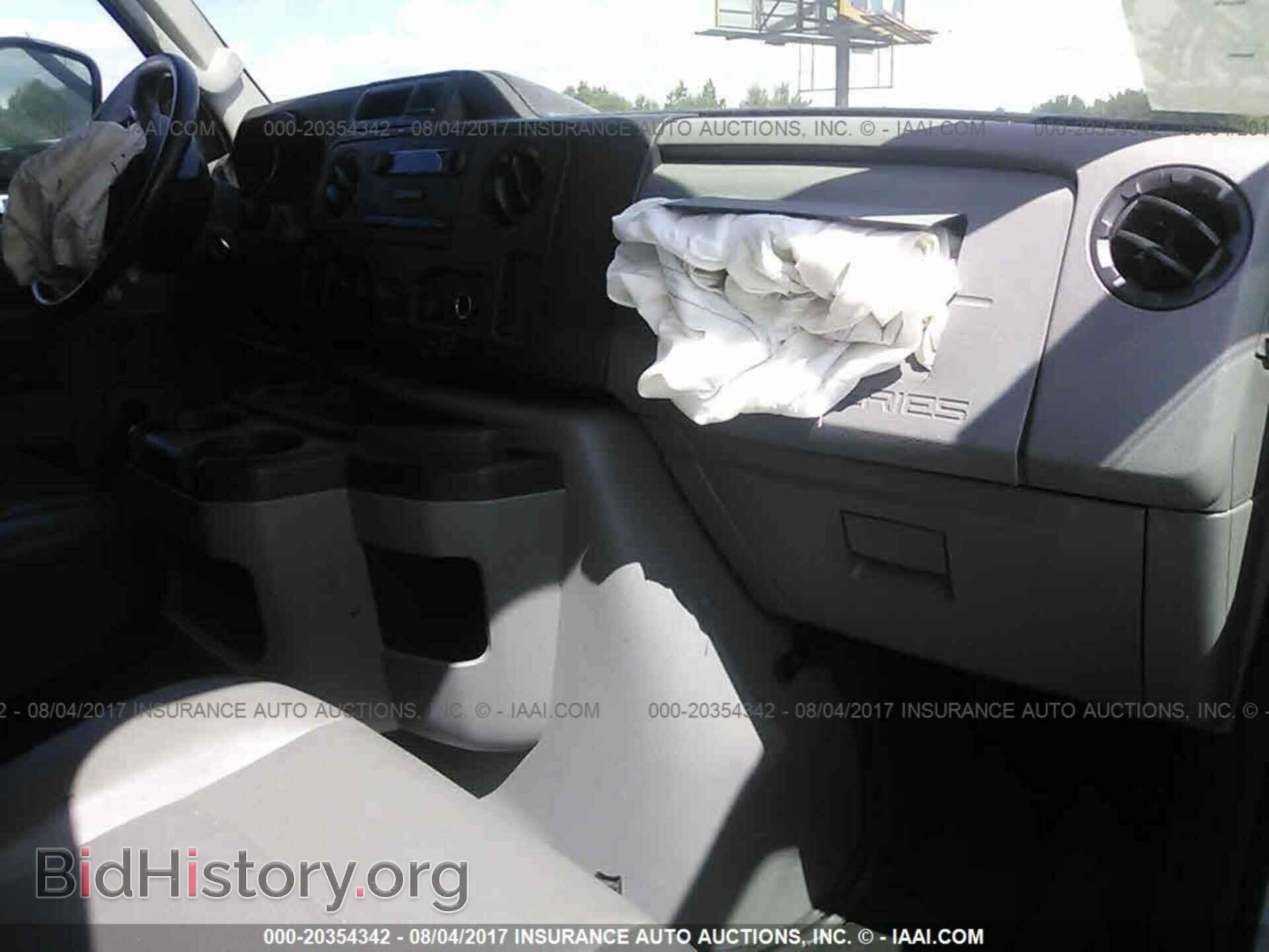 2011 Ford Econoline - VIN: 1FTNE1EWXBDA00366 - Фото 5