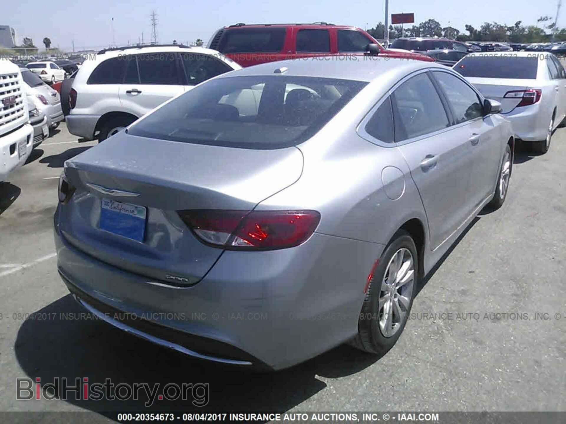 2015 Chrysler 200 - VIN: 1C3CCCAB2FN621732 - Photo 4