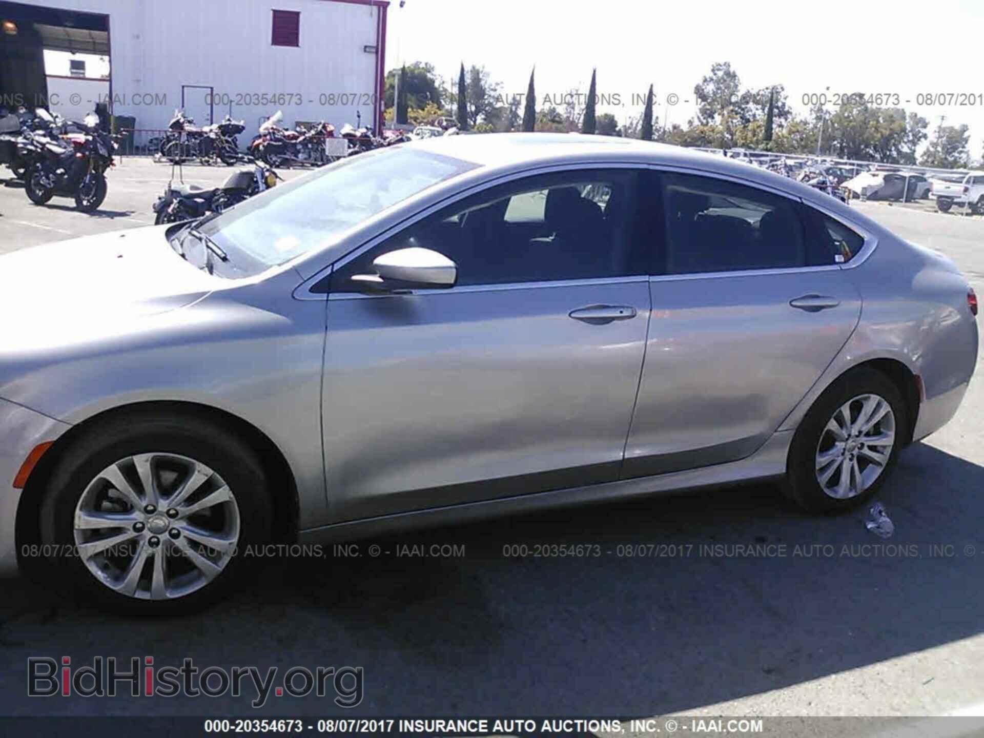 2015 Chrysler 200 - VIN: 1C3CCCAB2FN621732 - Photo 6