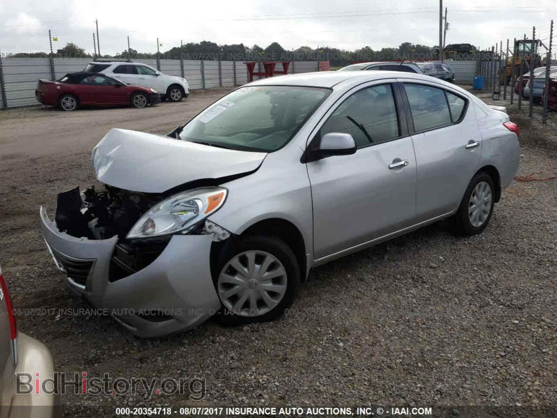 2014 Nissan Versa - VIN: 3N1CN7AP7EL821094 - Фото 2