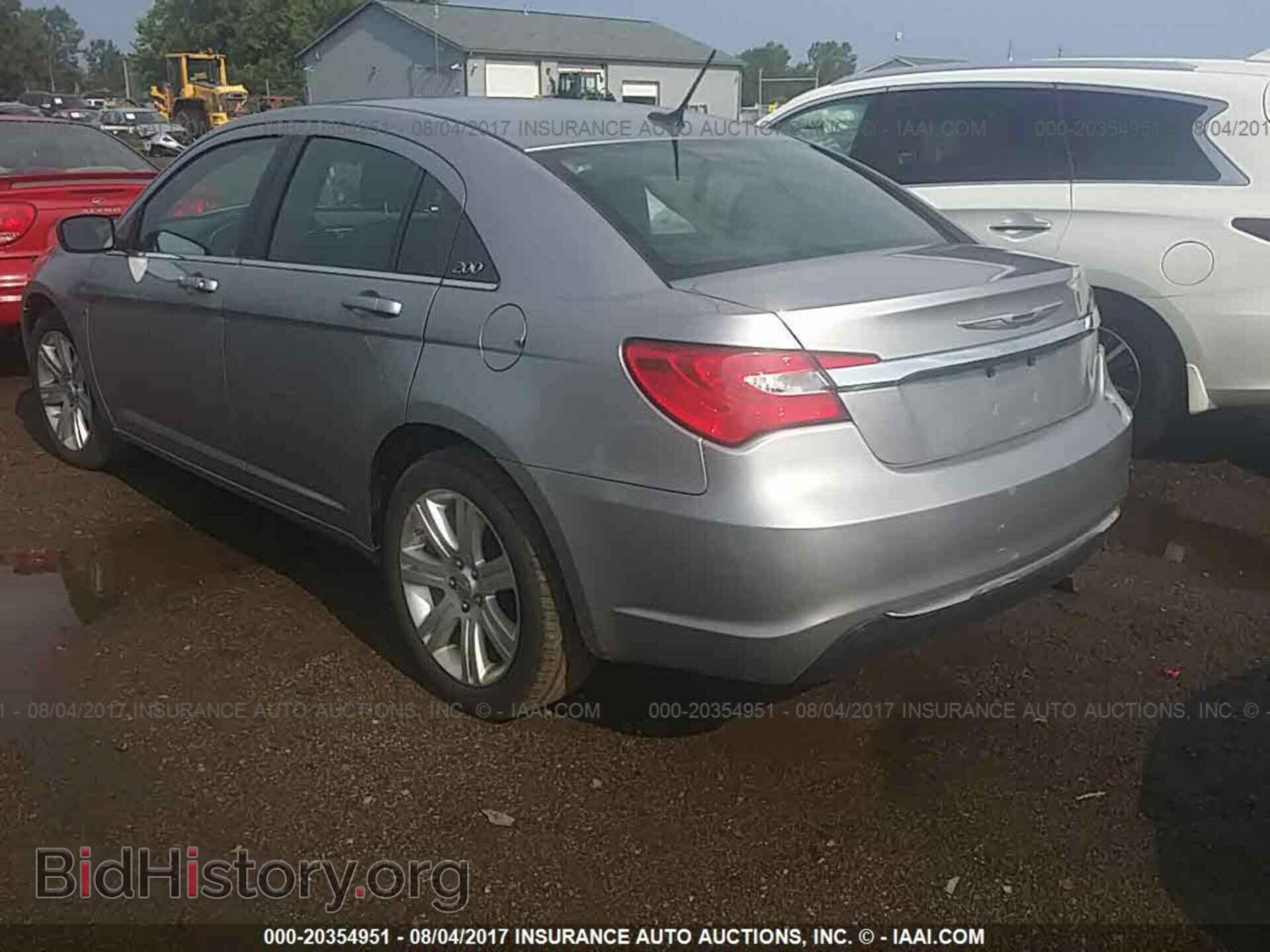 2013 Chrysler 200 - VIN: 1C3CCBABXDN660396 - Фото 3
