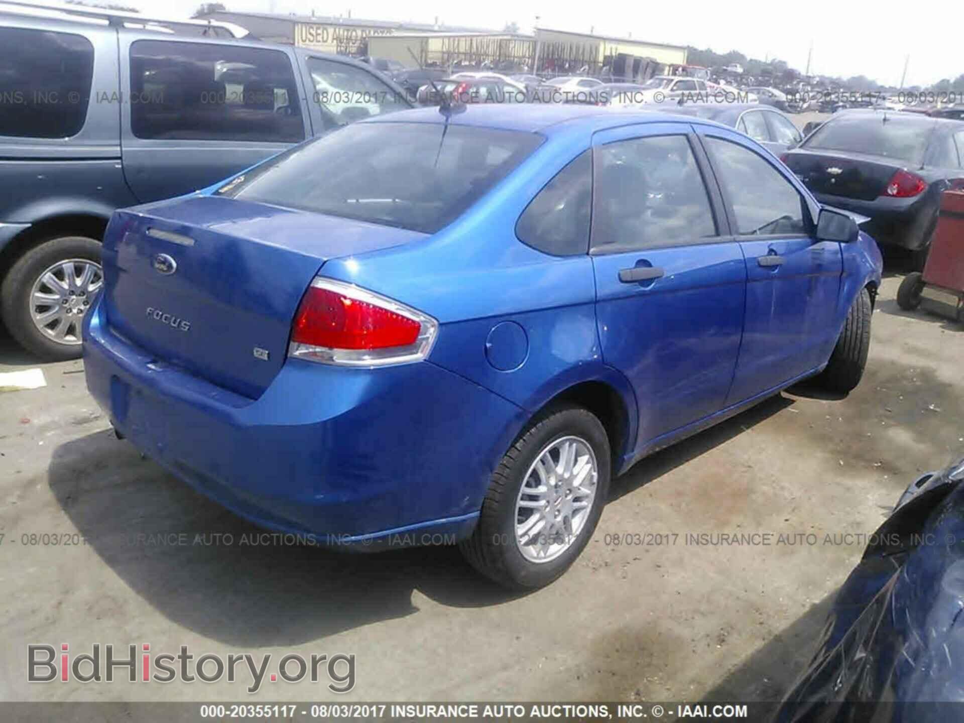 2011 Ford Focus - VIN: 1FAHP3FN7BW177721 - Photo 4